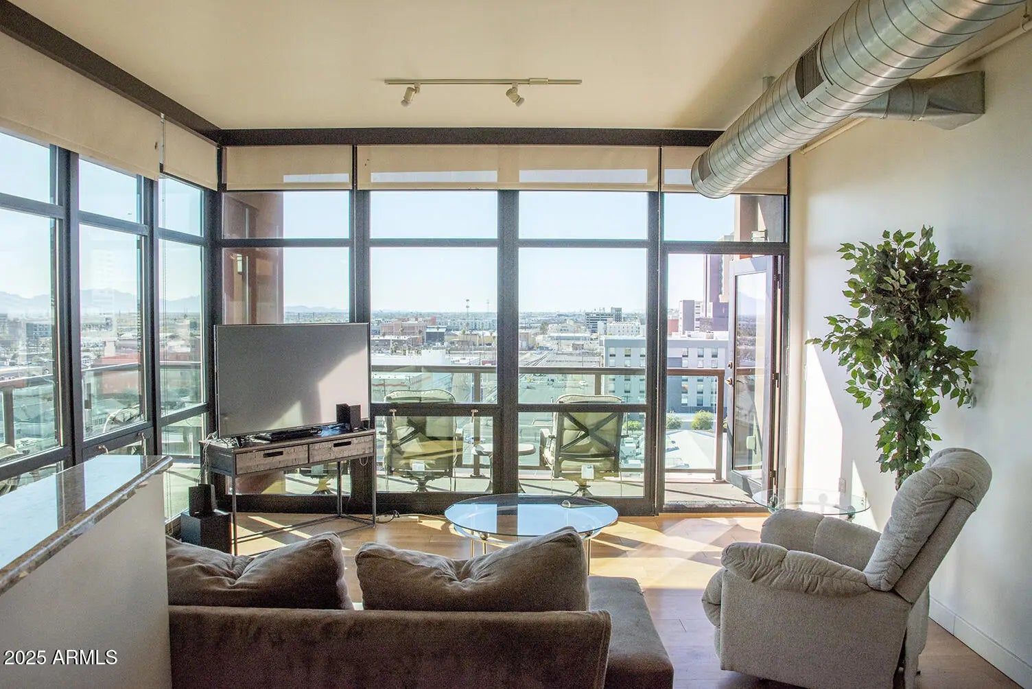 Photo of Listing #6844058