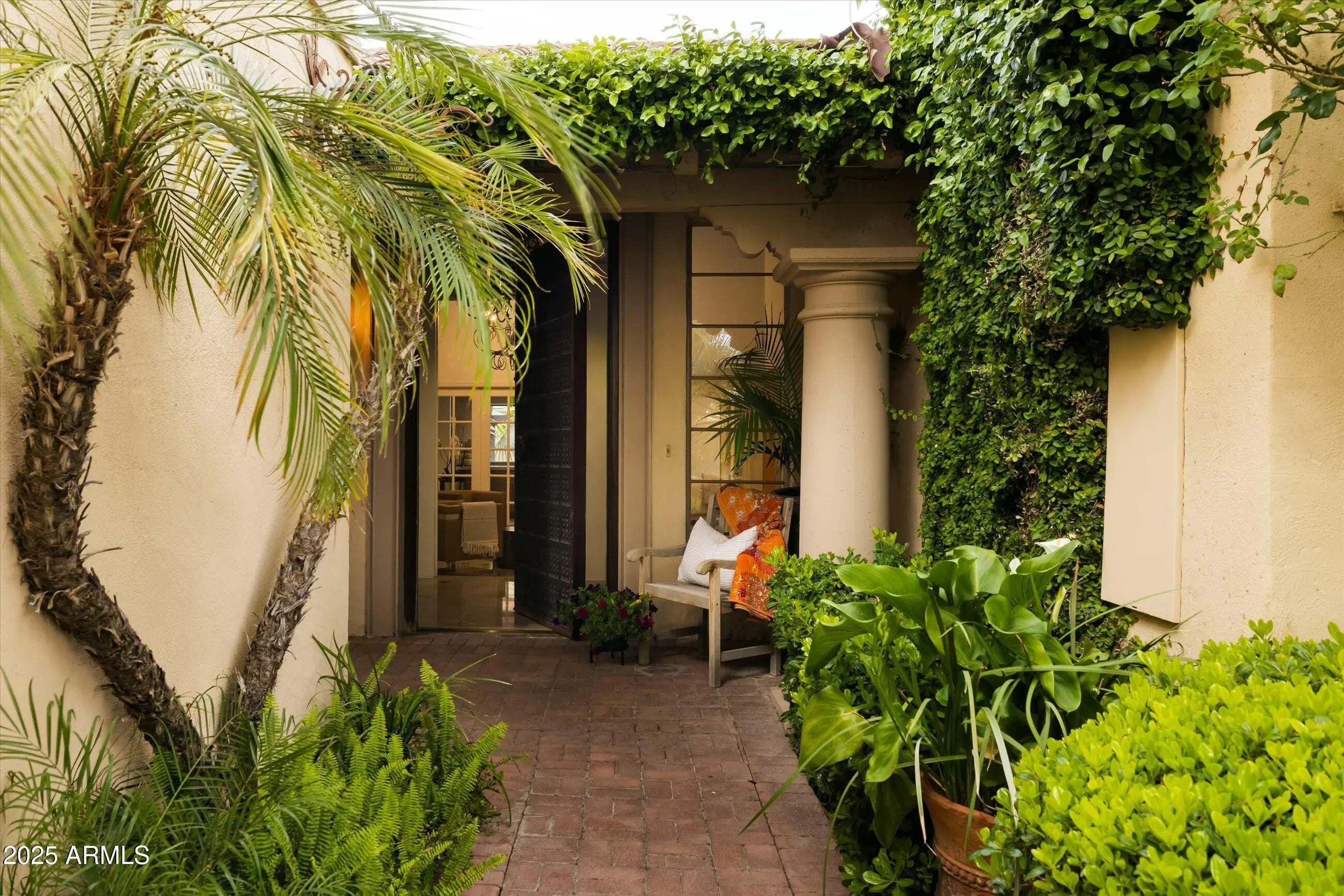 Photo of Listing #6846877