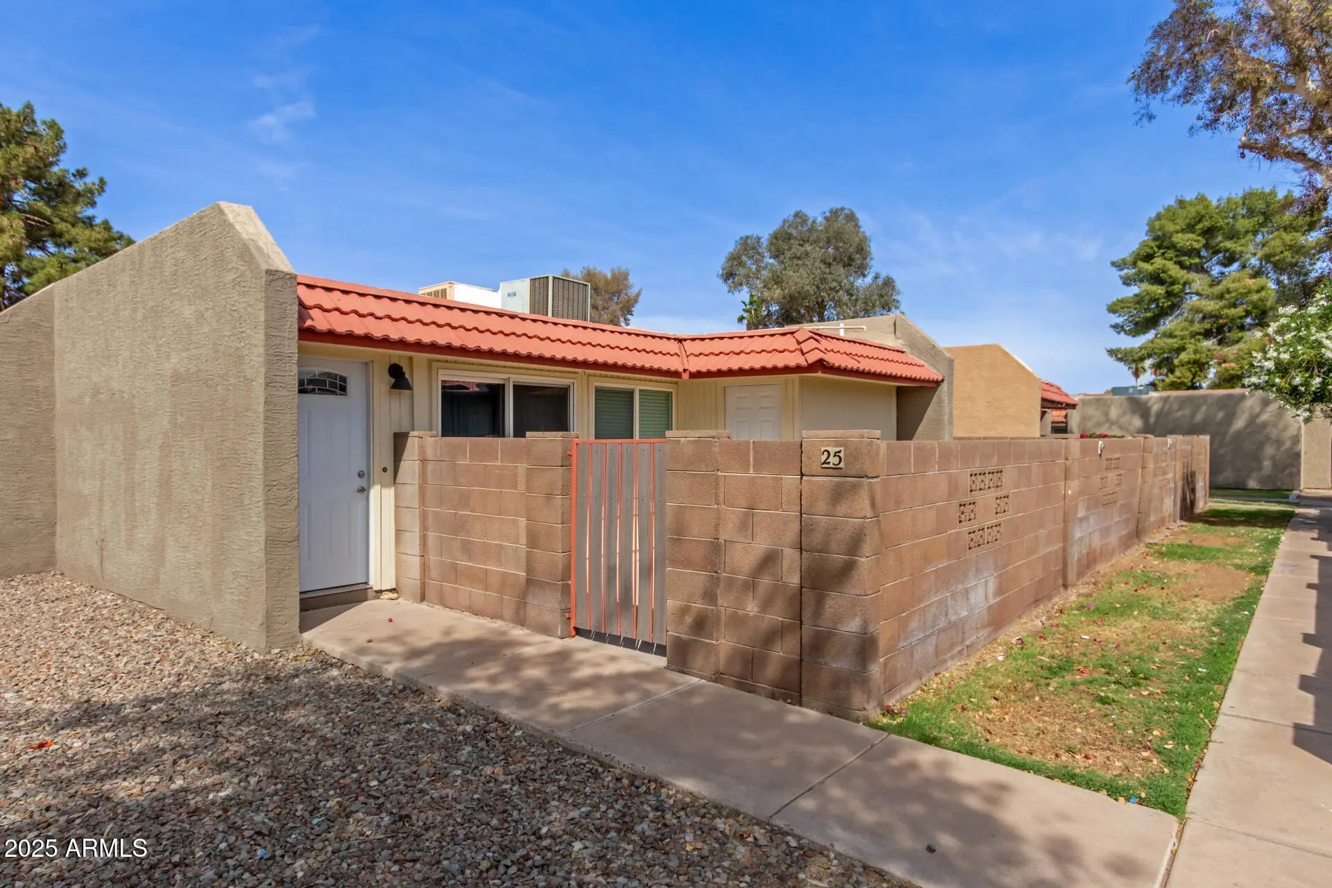 Photo of Listing #6845909