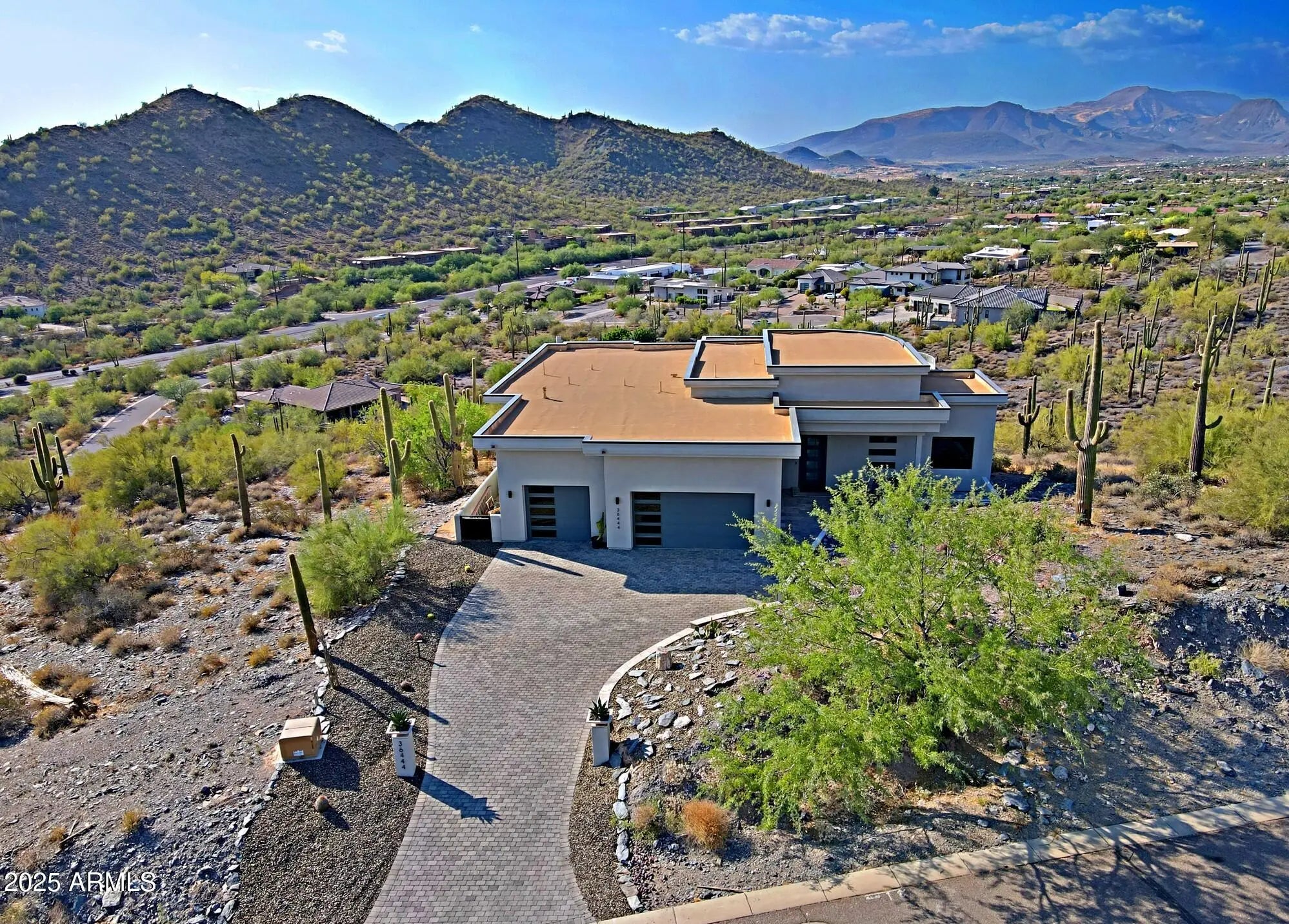 Photo of Listing #6903995