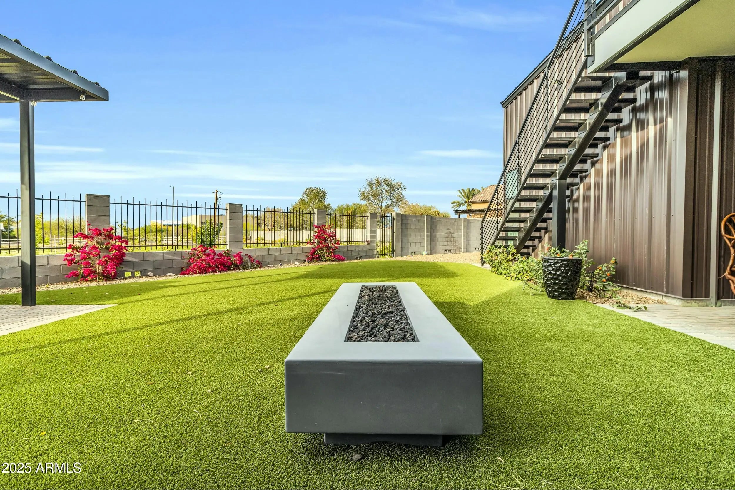 Photo of Listing #6846189