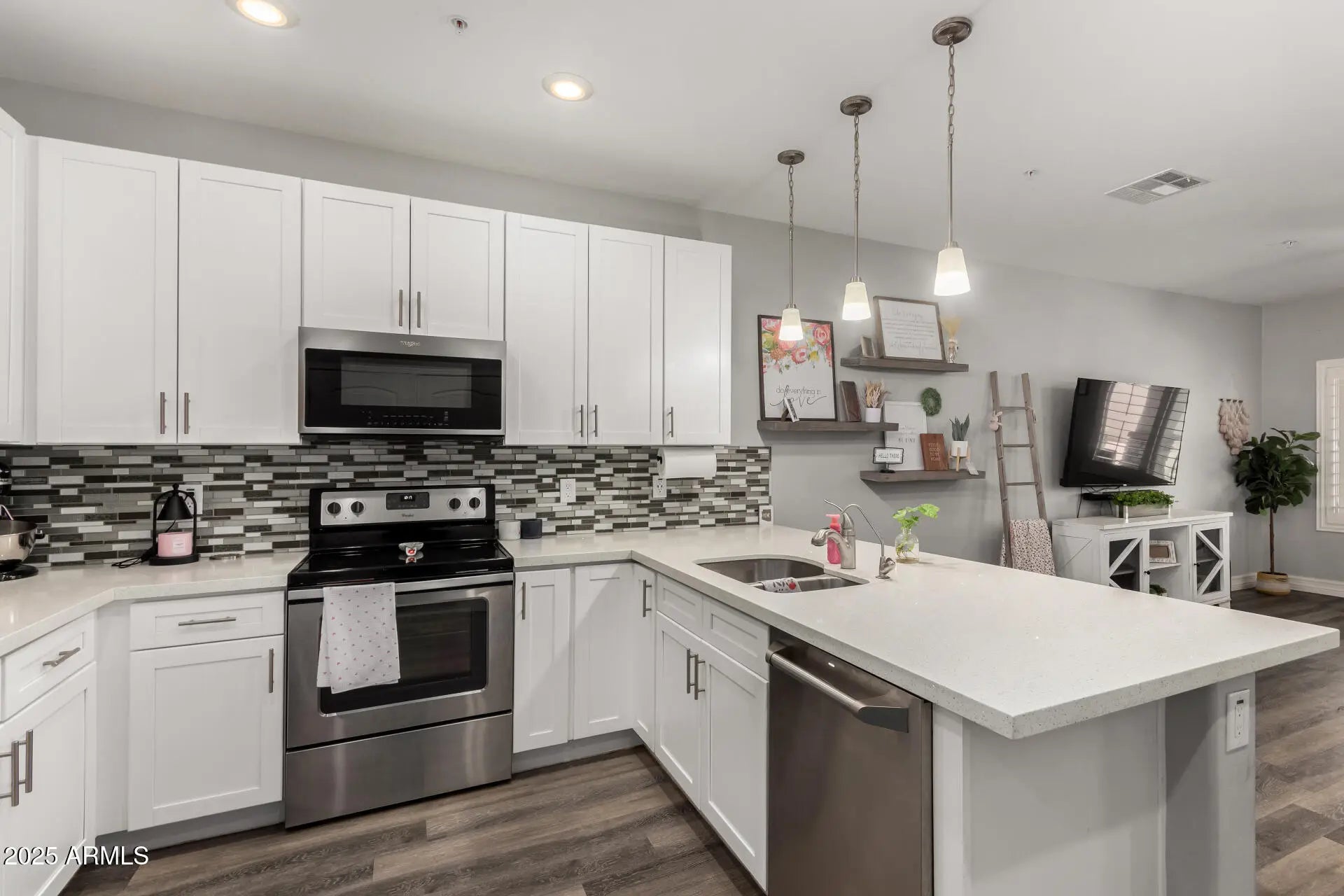 Photo of Listing #6848716