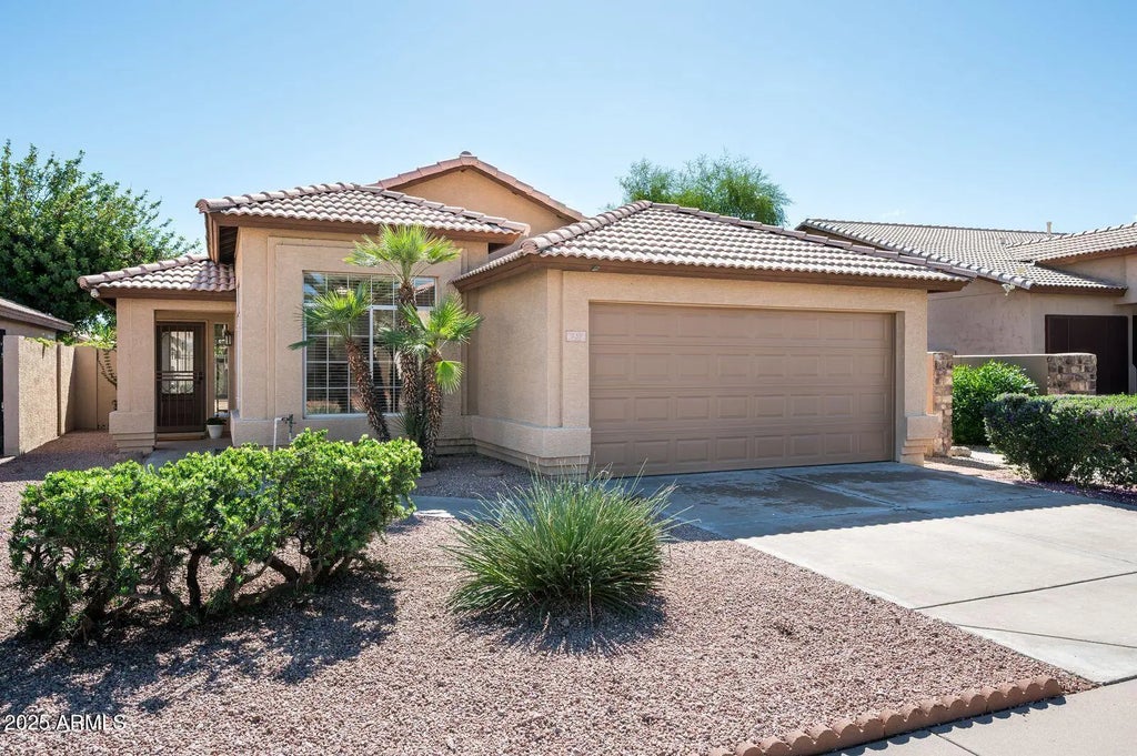 239 W Angela Drive, Phoenix