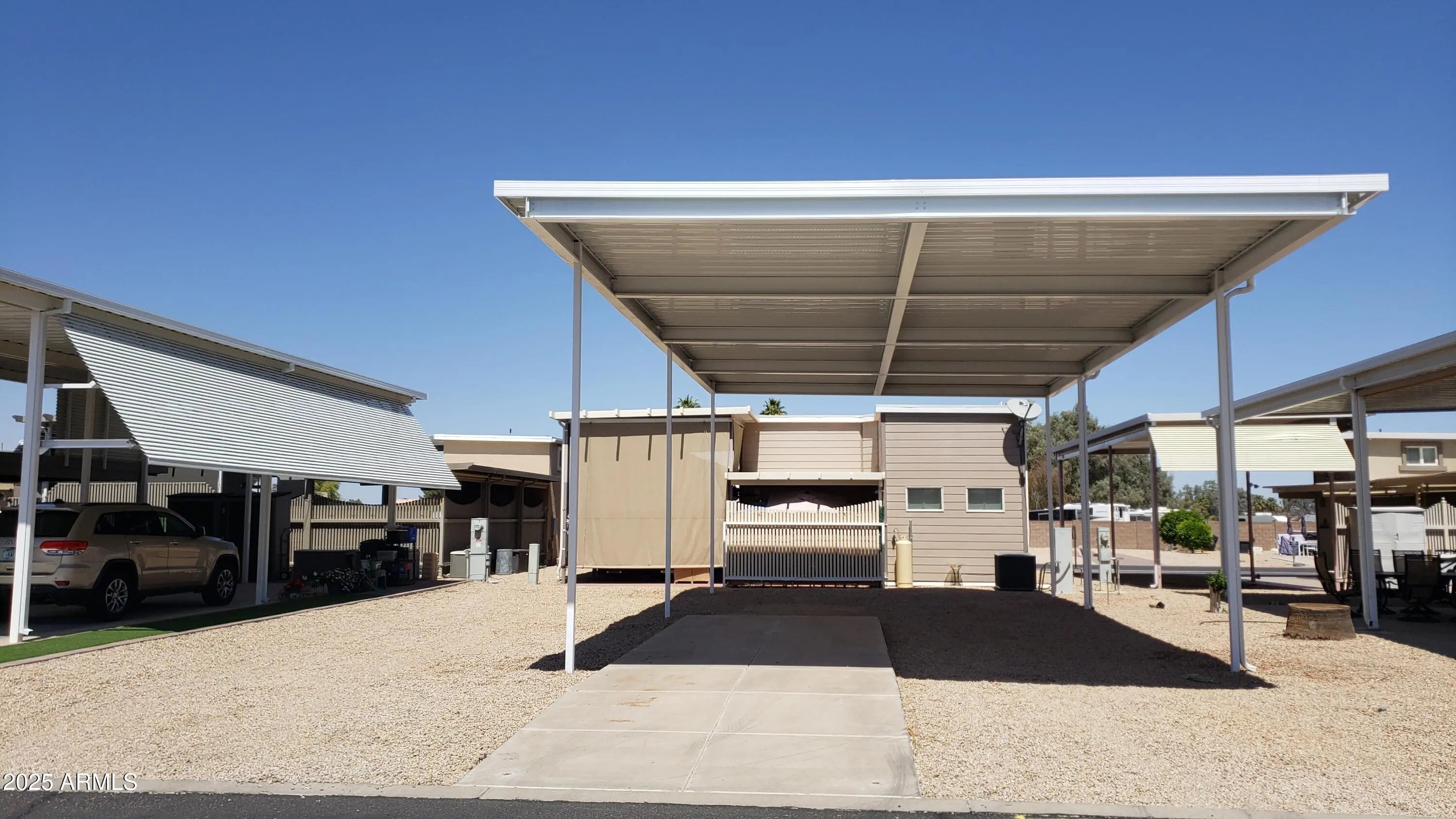 Photo of Listing #6848901