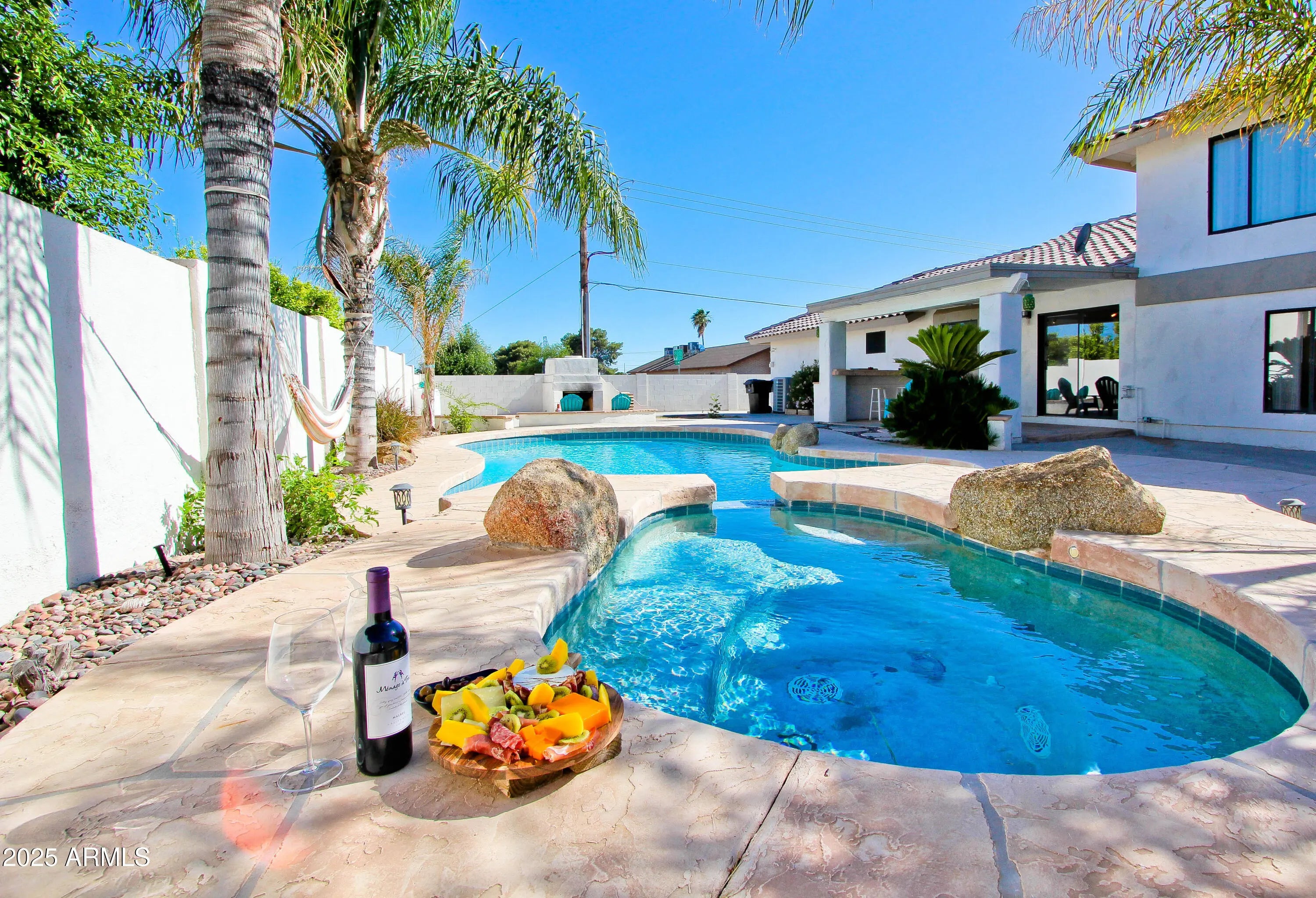 Photo of Listing #6849051