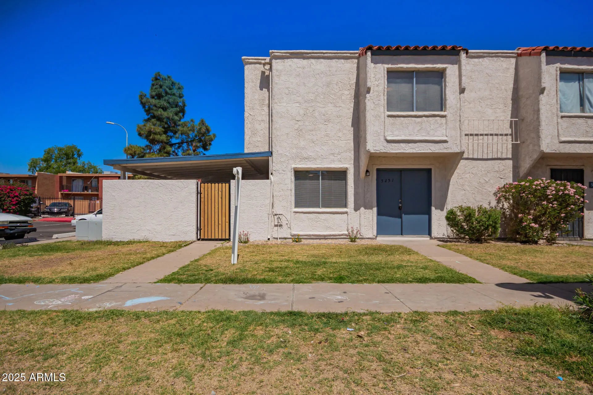 Photo of Listing #6849256