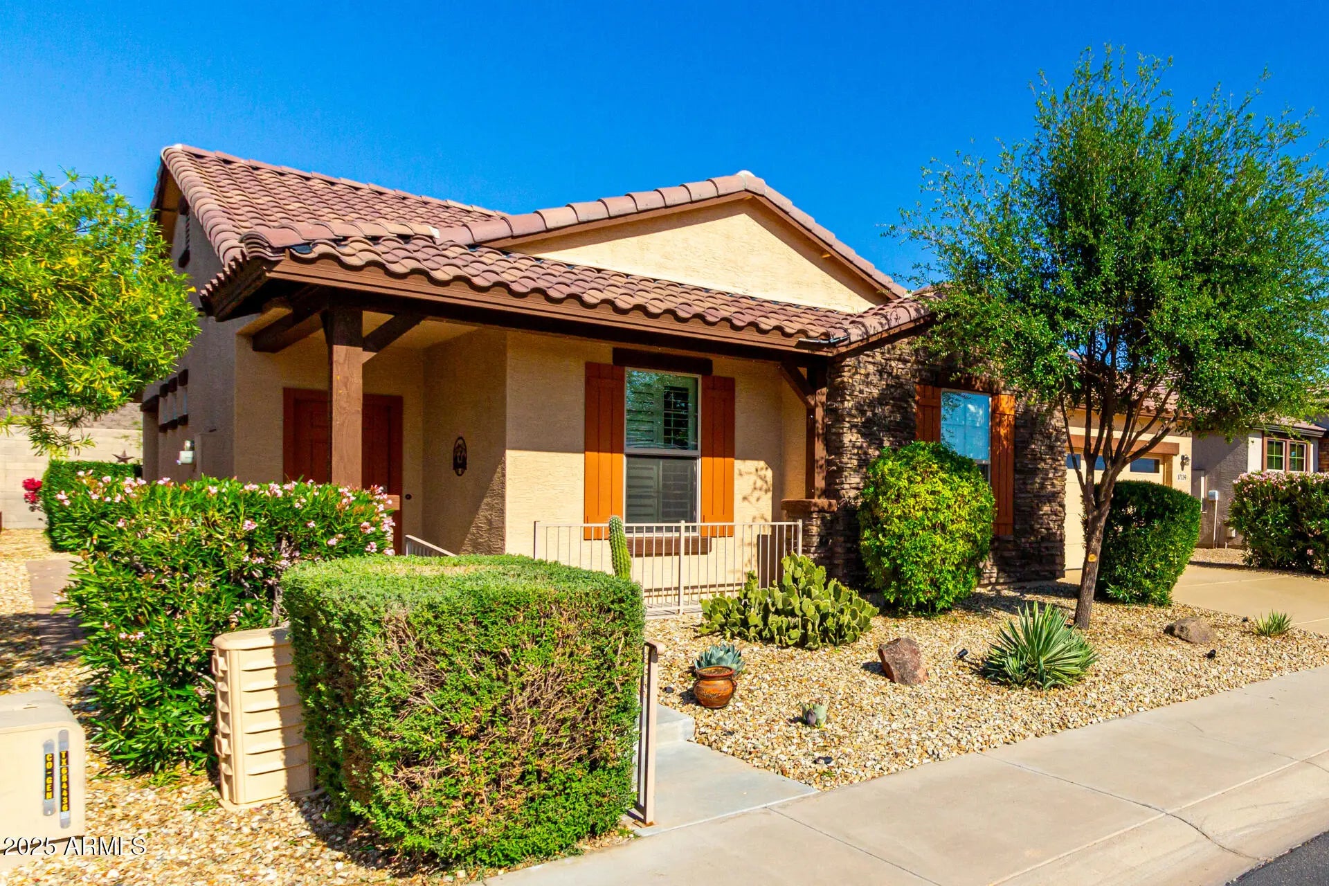 Photo of Listing #6849827