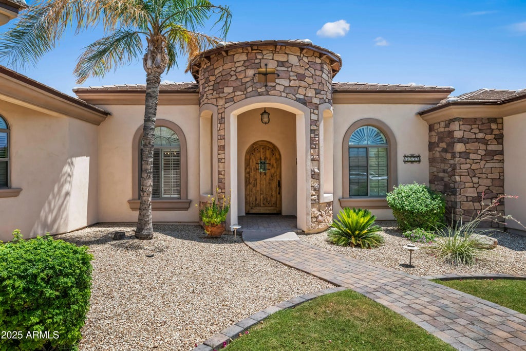 3559 E Pearl Circle, Mesa
