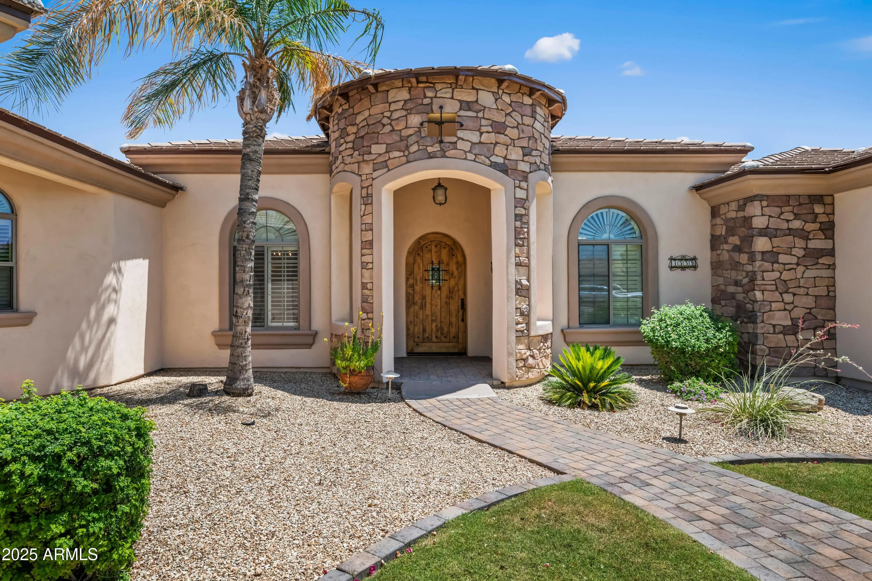 Photo of Listing #6891990