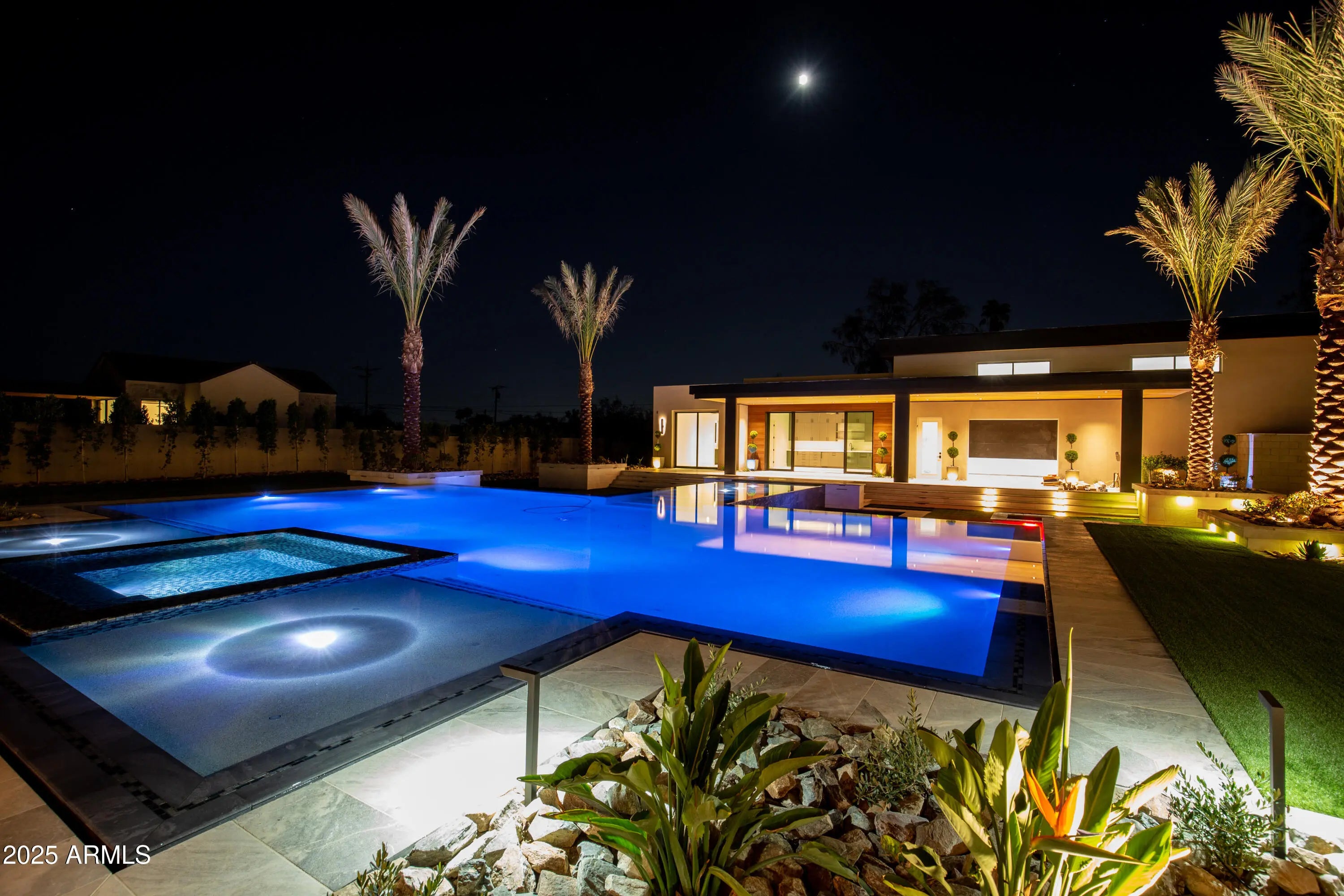 Photo of Listing #6849855