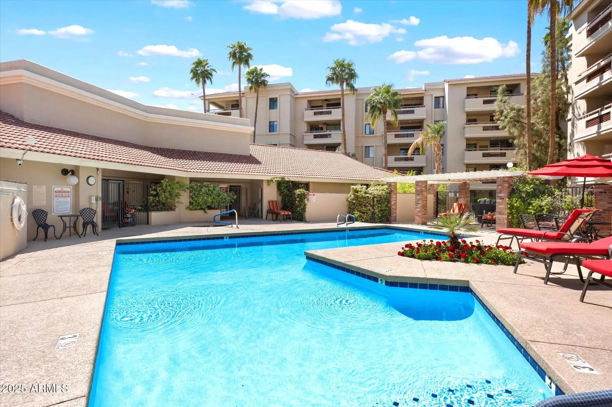 Photo of Listing #6853694