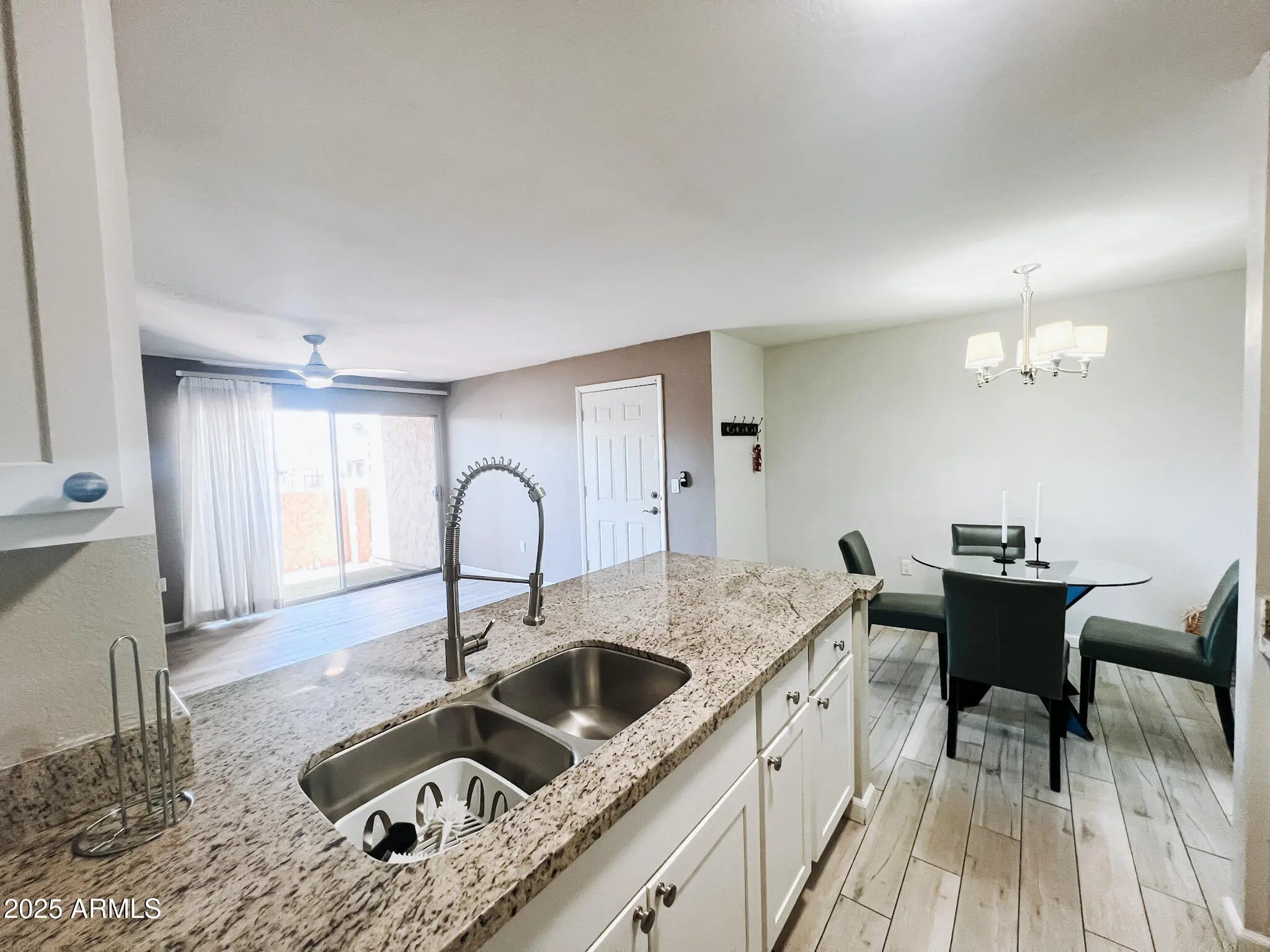 Photo of Listing #6853112