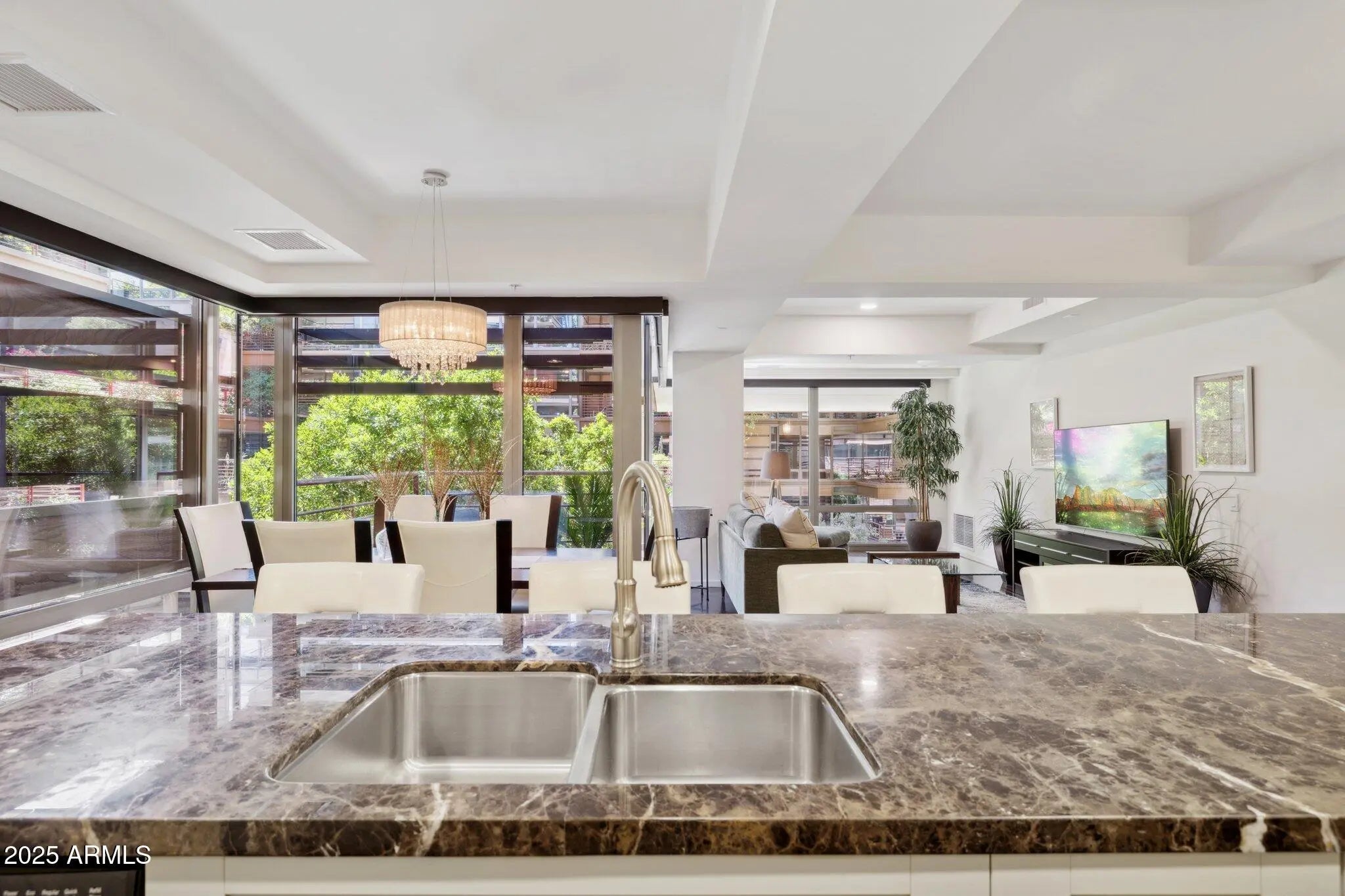 Photo of Listing #6858399