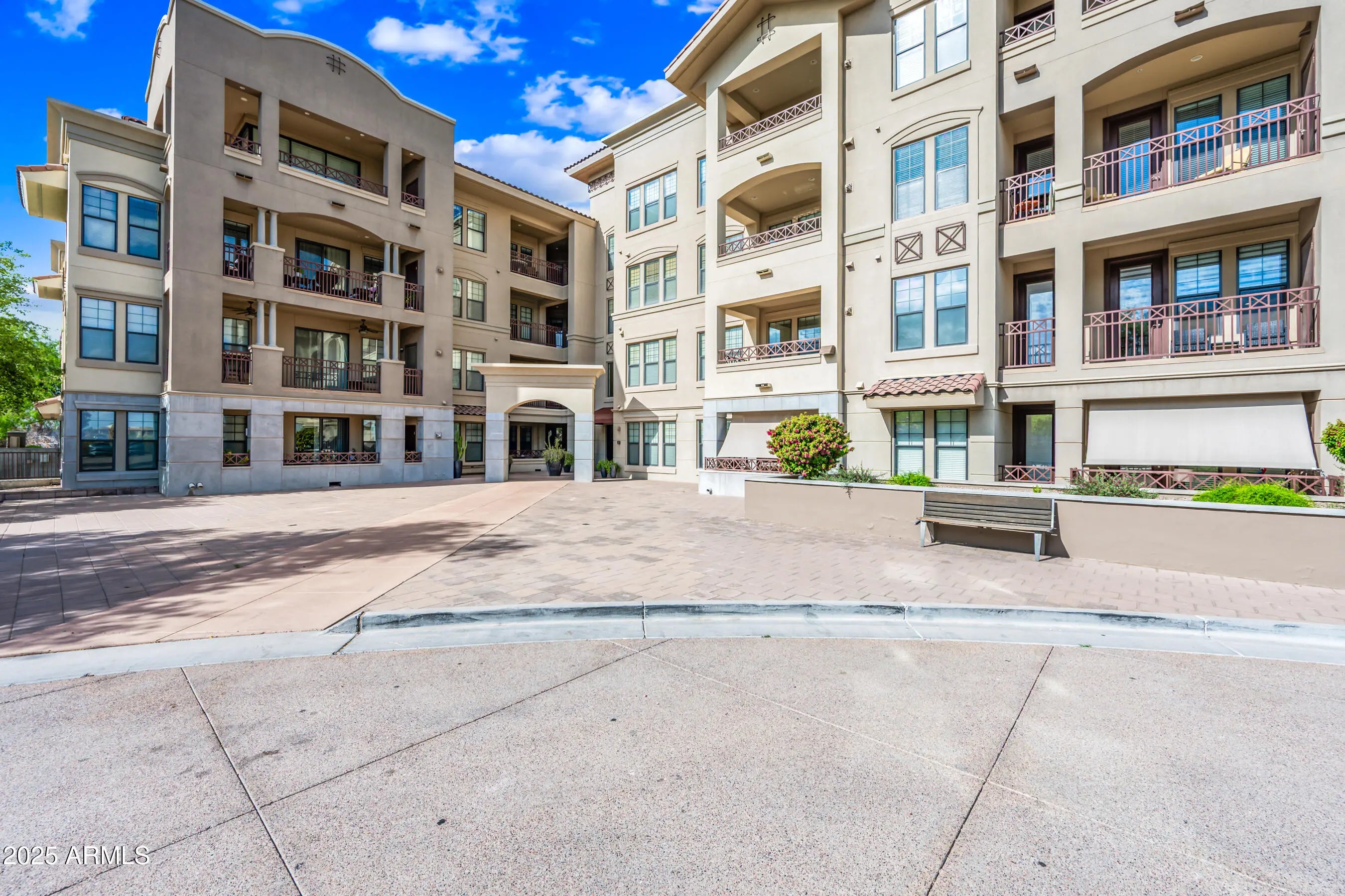 Photo of Listing #6855591