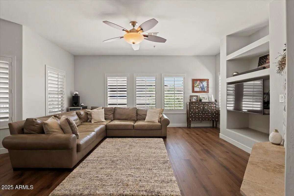 Photo of Listing #6861556