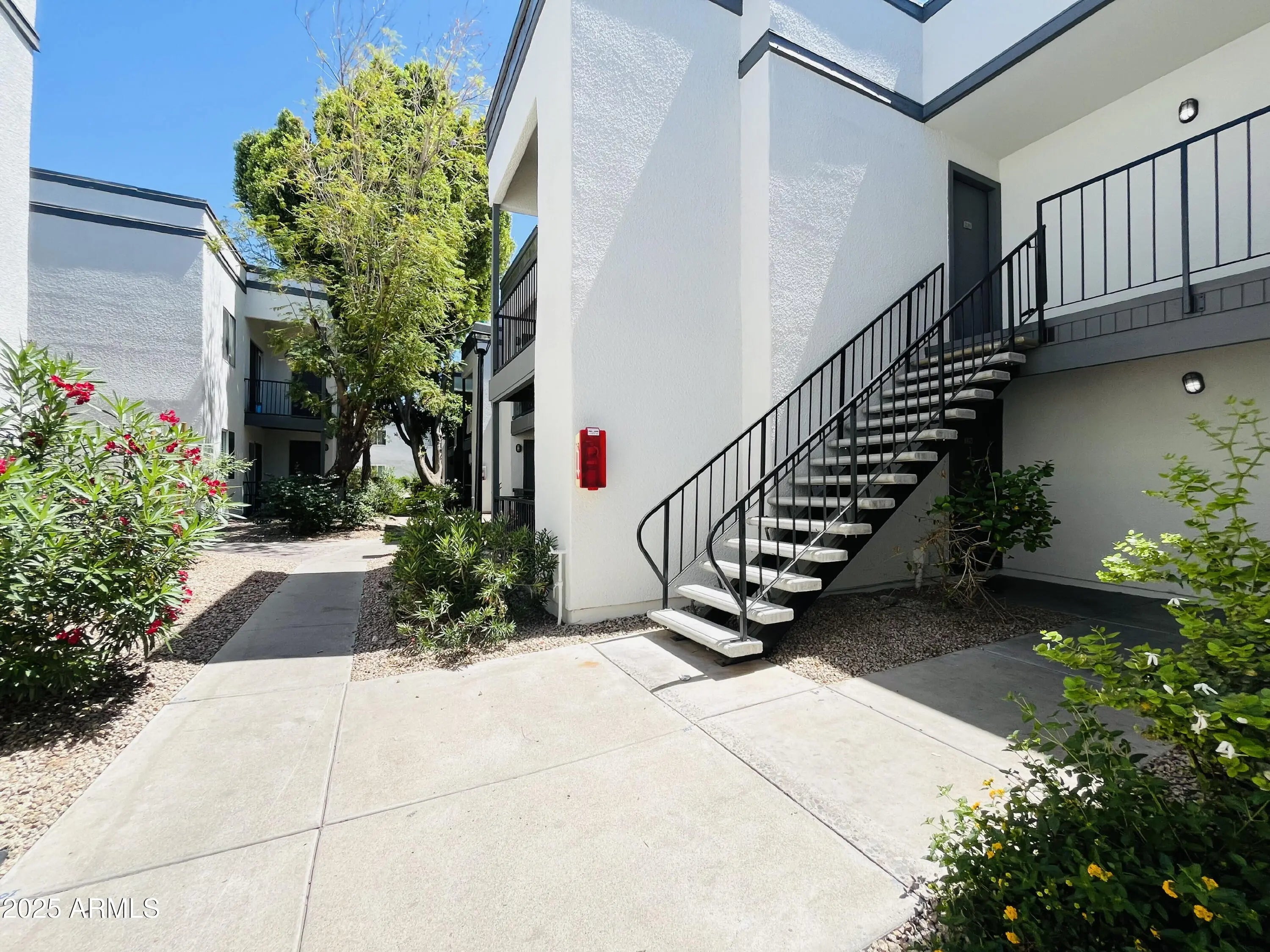 Photo of Listing #6857126