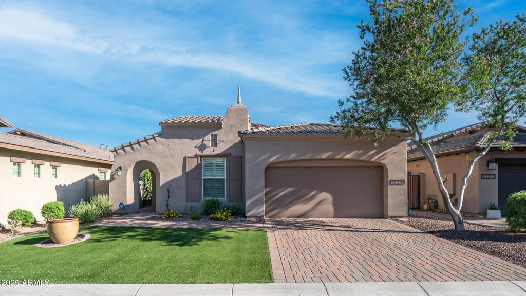 1123 W Thunderhill Drive, Phoenix