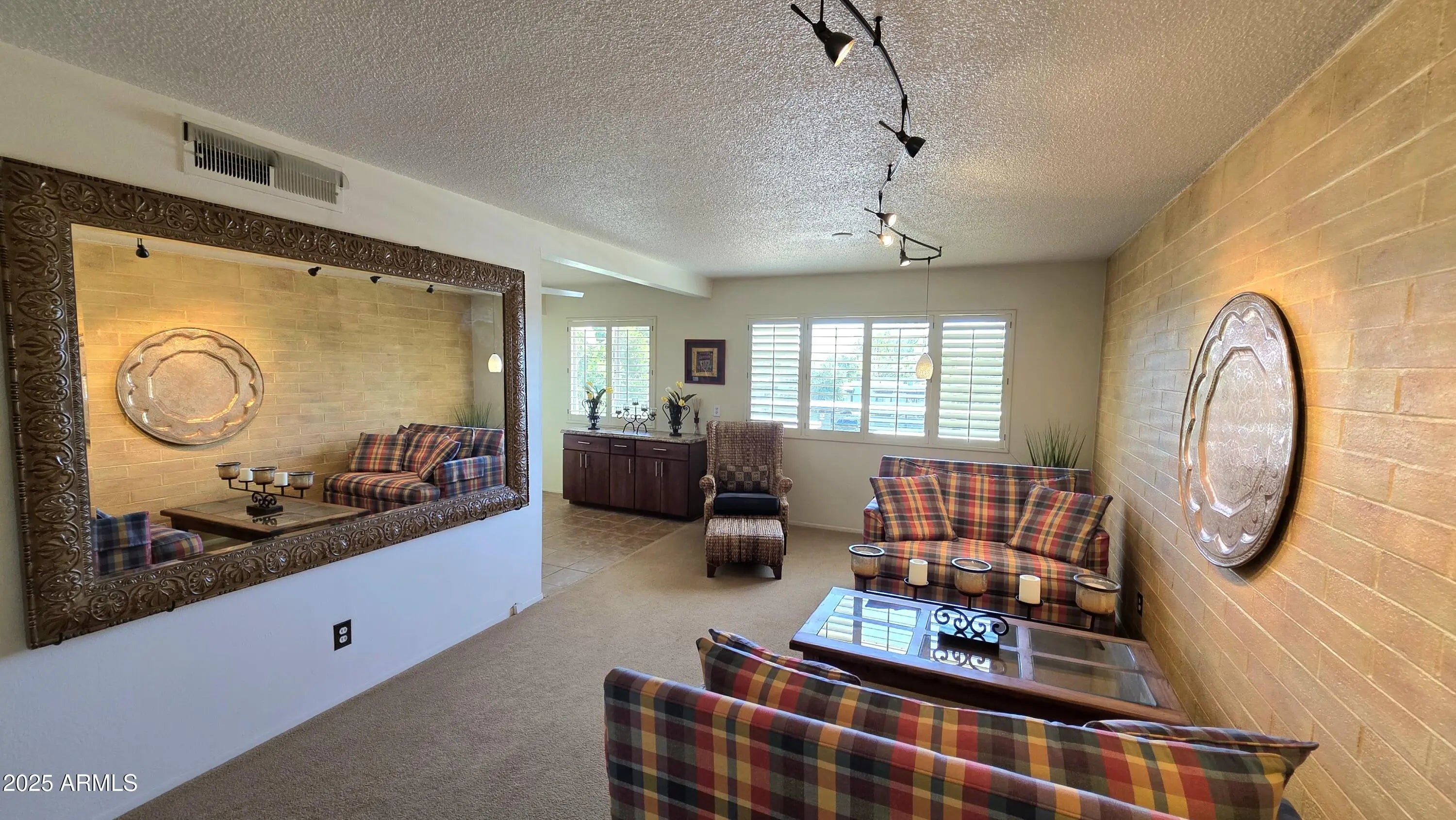 Photo of Listing #6858176