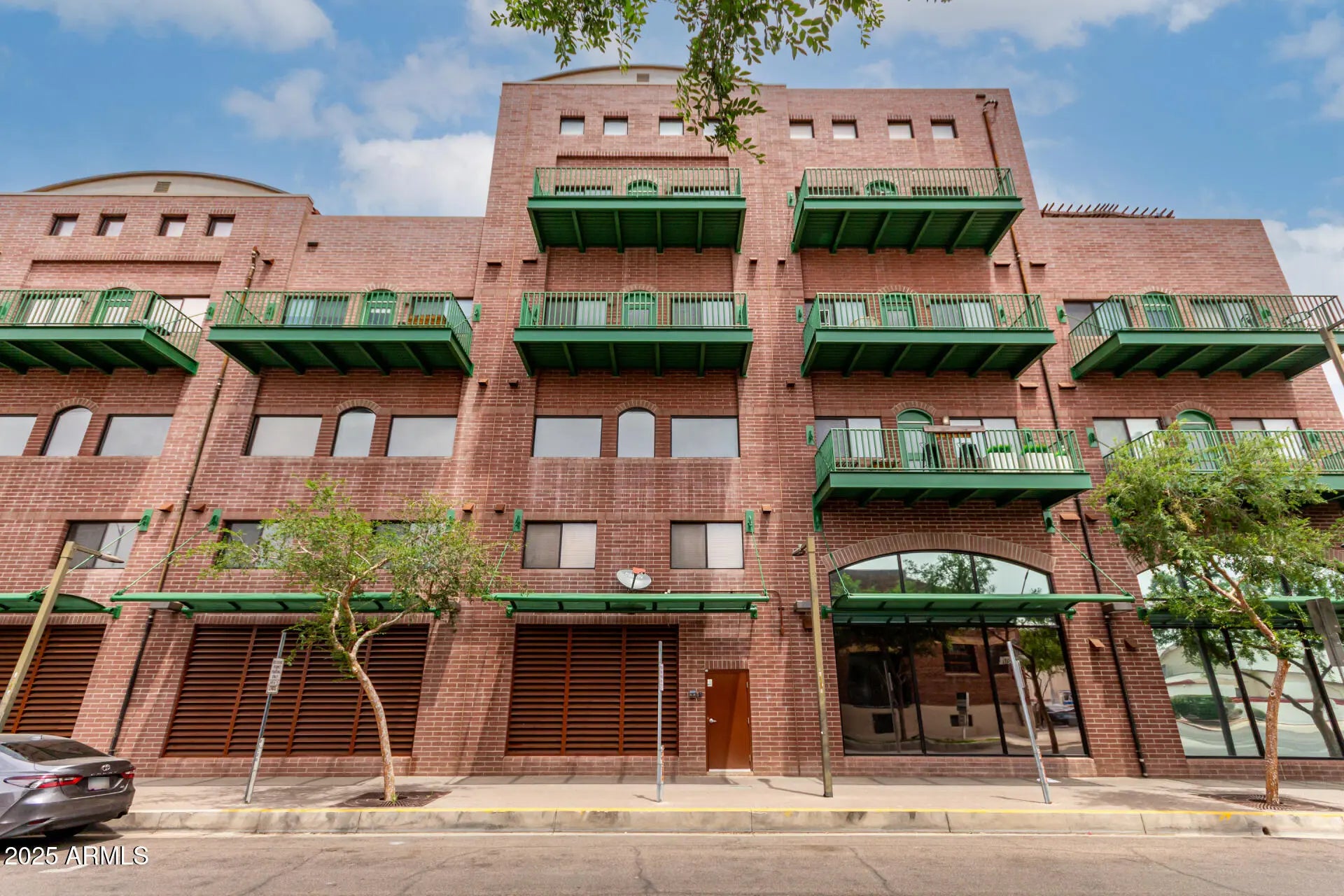 Photo of Listing #6866042