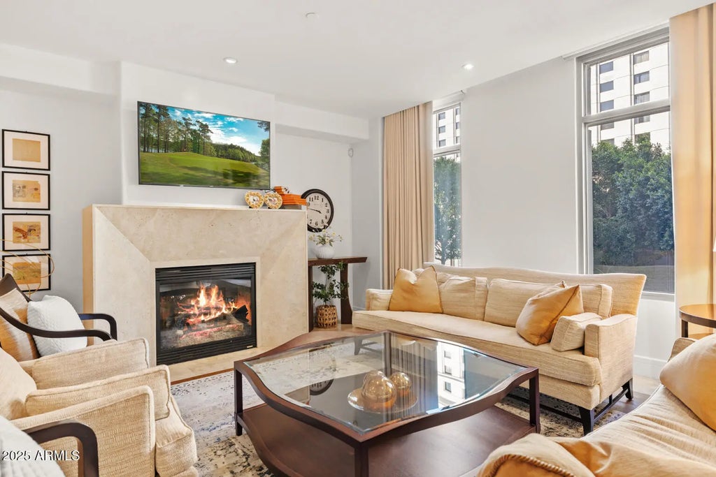 2402 E Esplanade Lane (unit 204), Phoenix