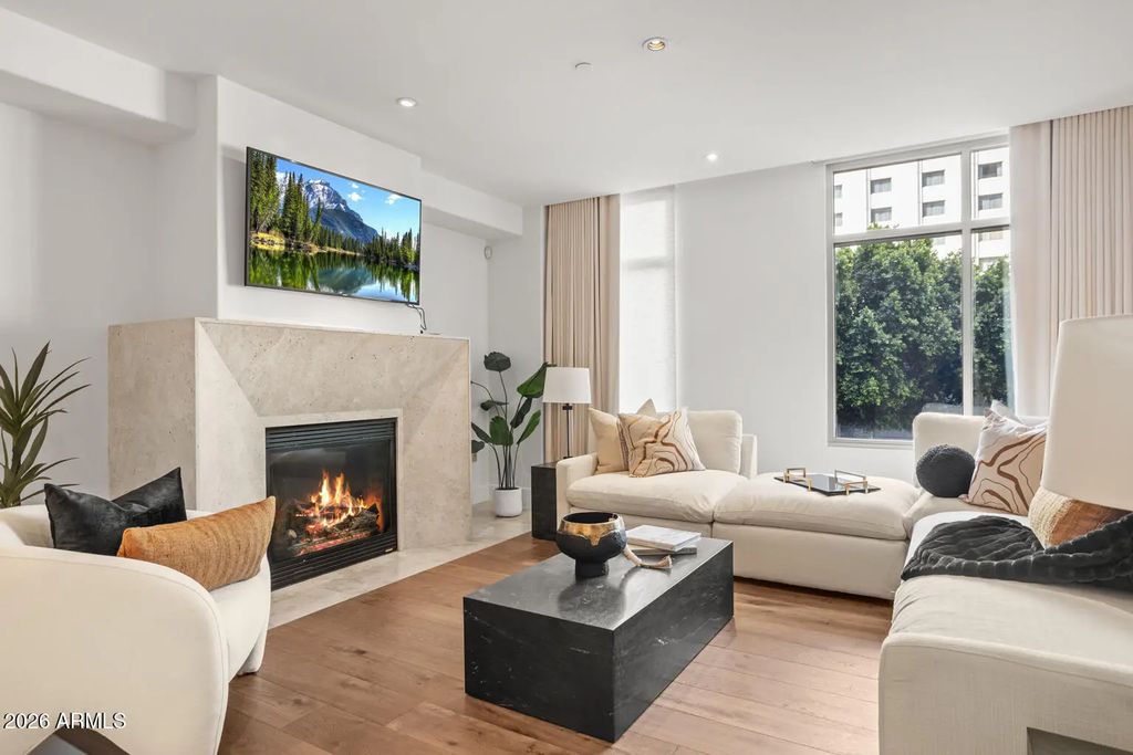 2402 E Esplanade Lane (unit 204), Phoenix
