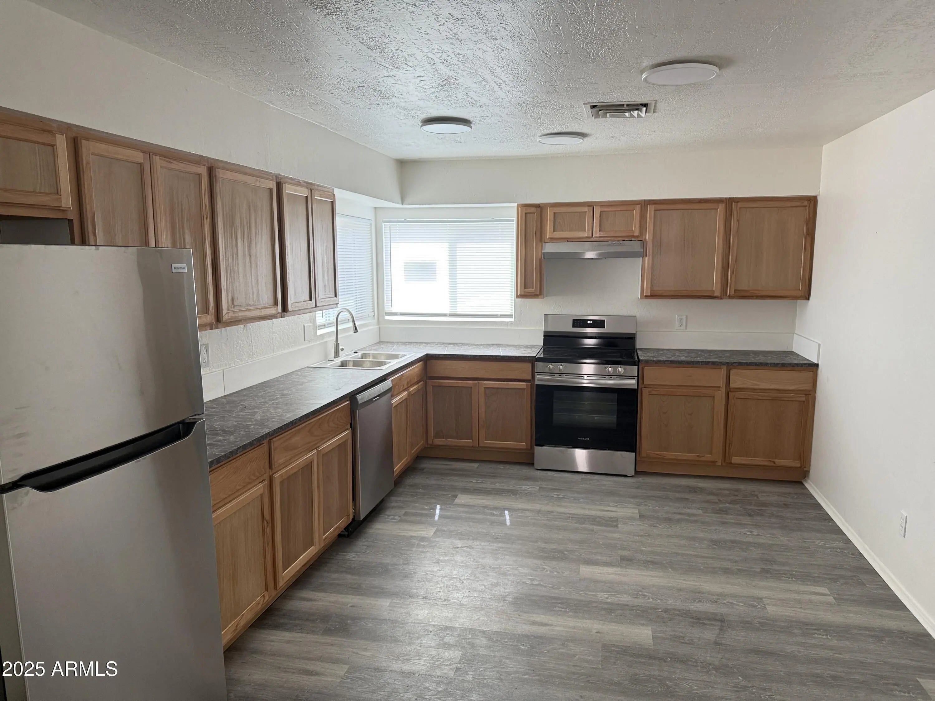 Photo of Listing #6860487