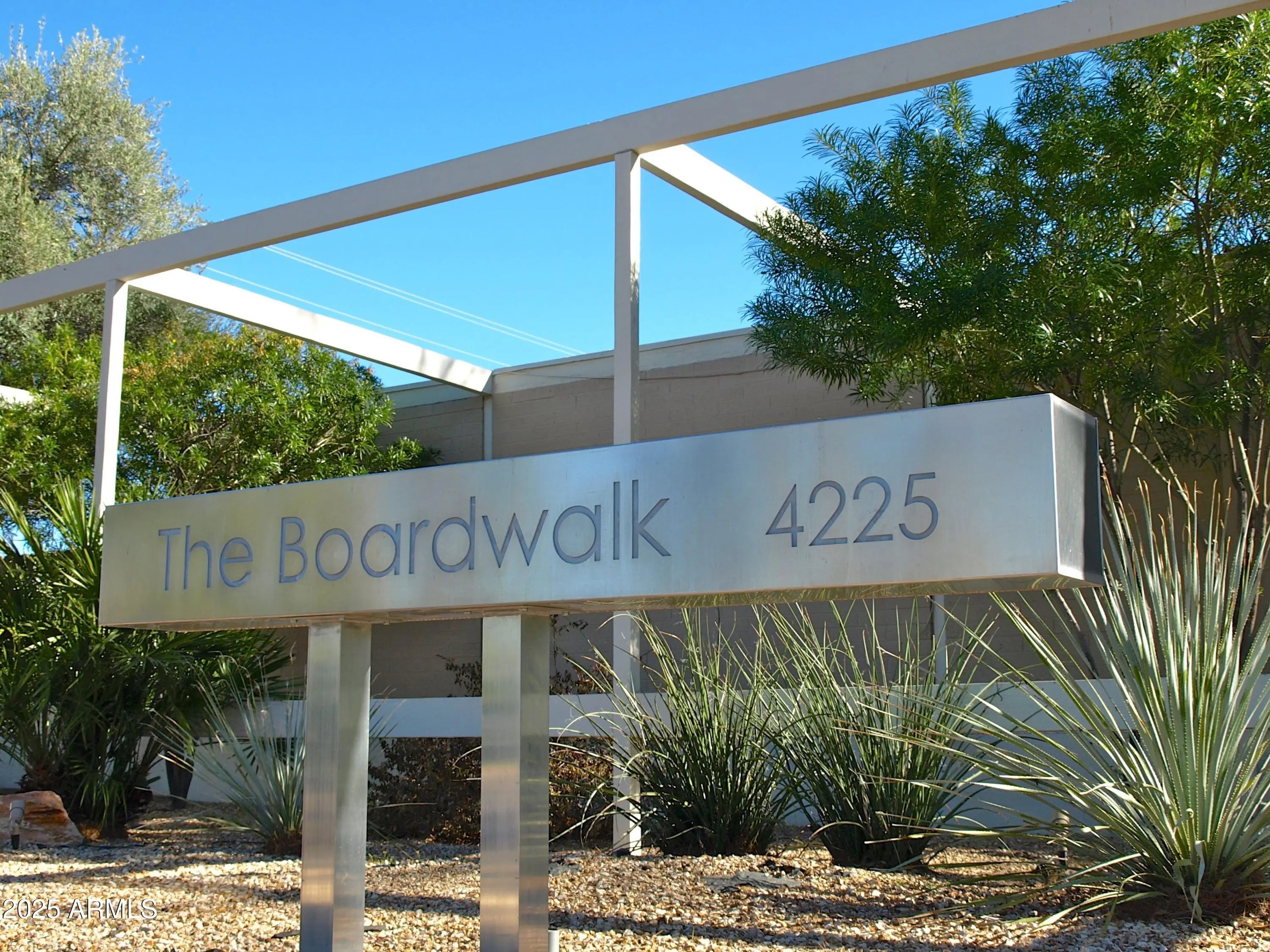 Photo of Listing #6860595