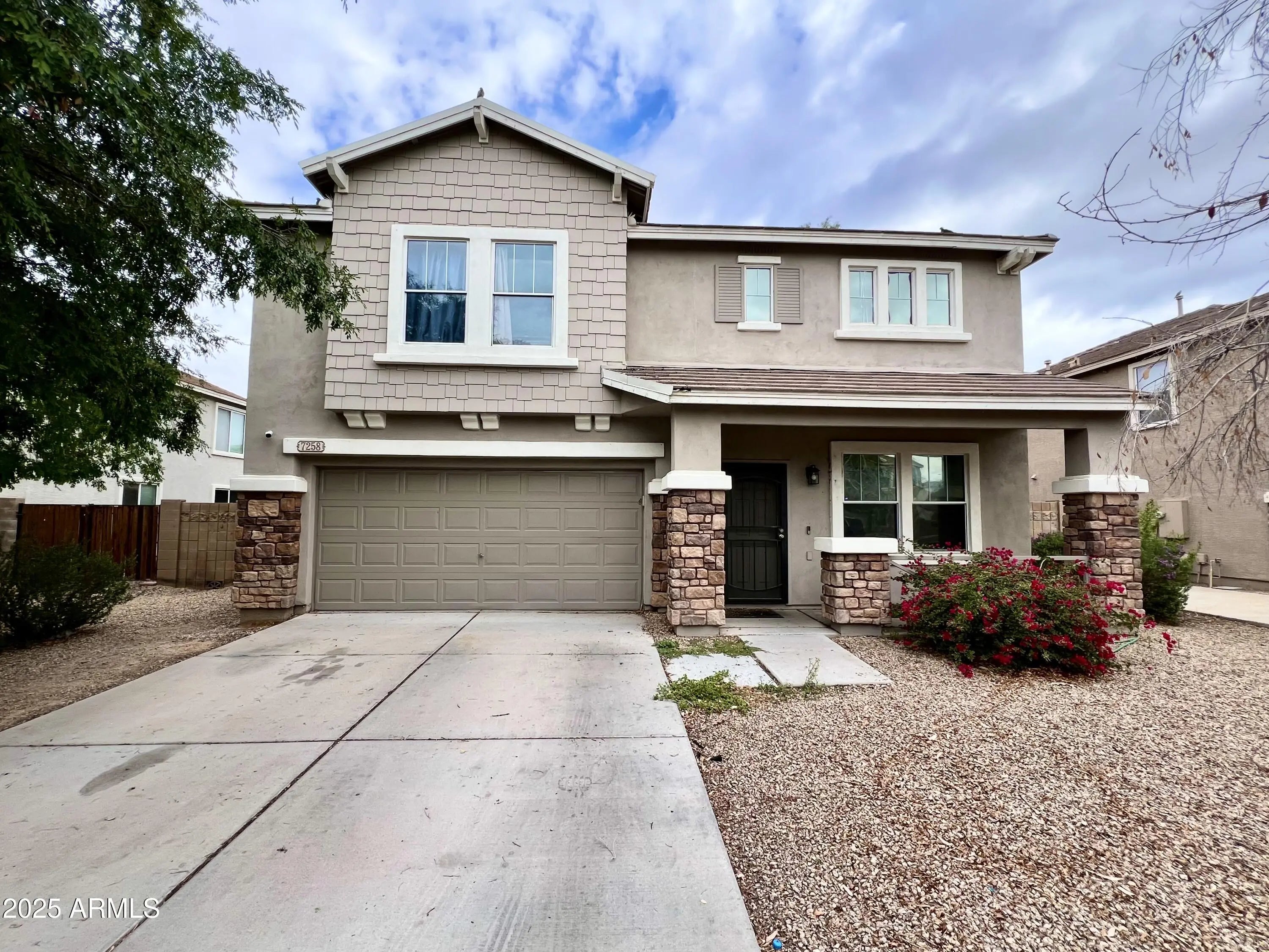 Photo of Listing #6860429