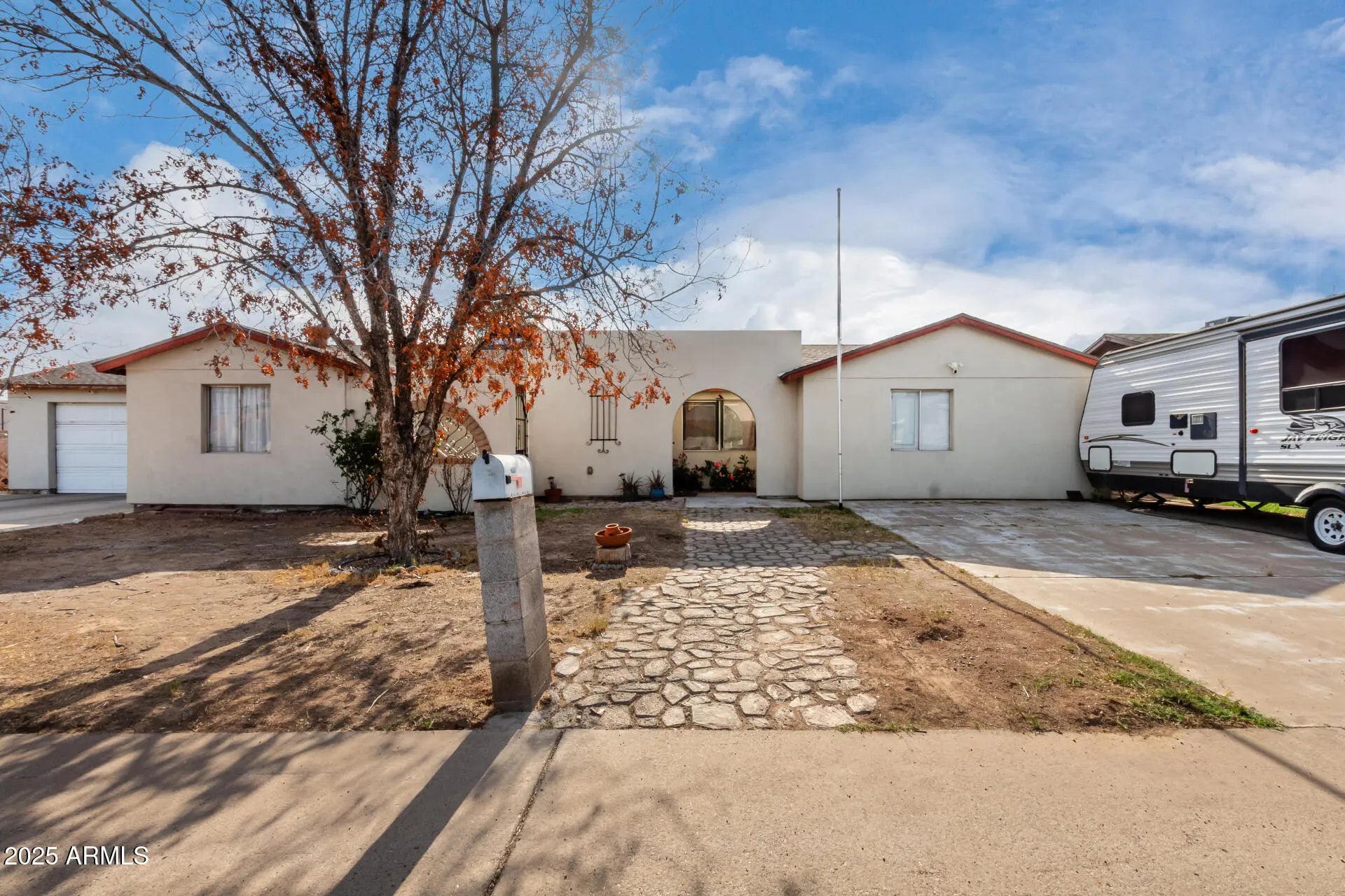 Photo of Listing #6860709