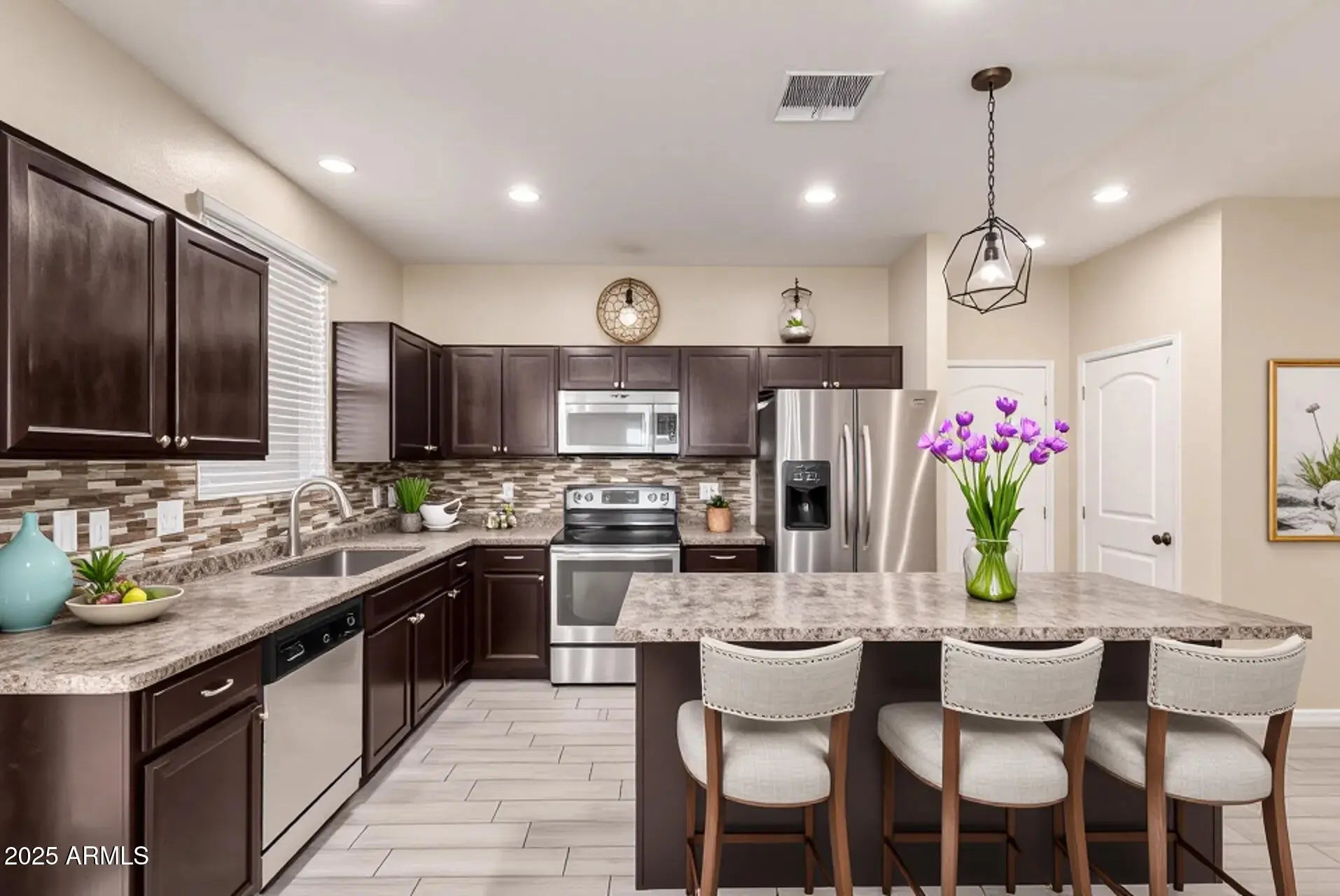 Photo of Listing #6861178