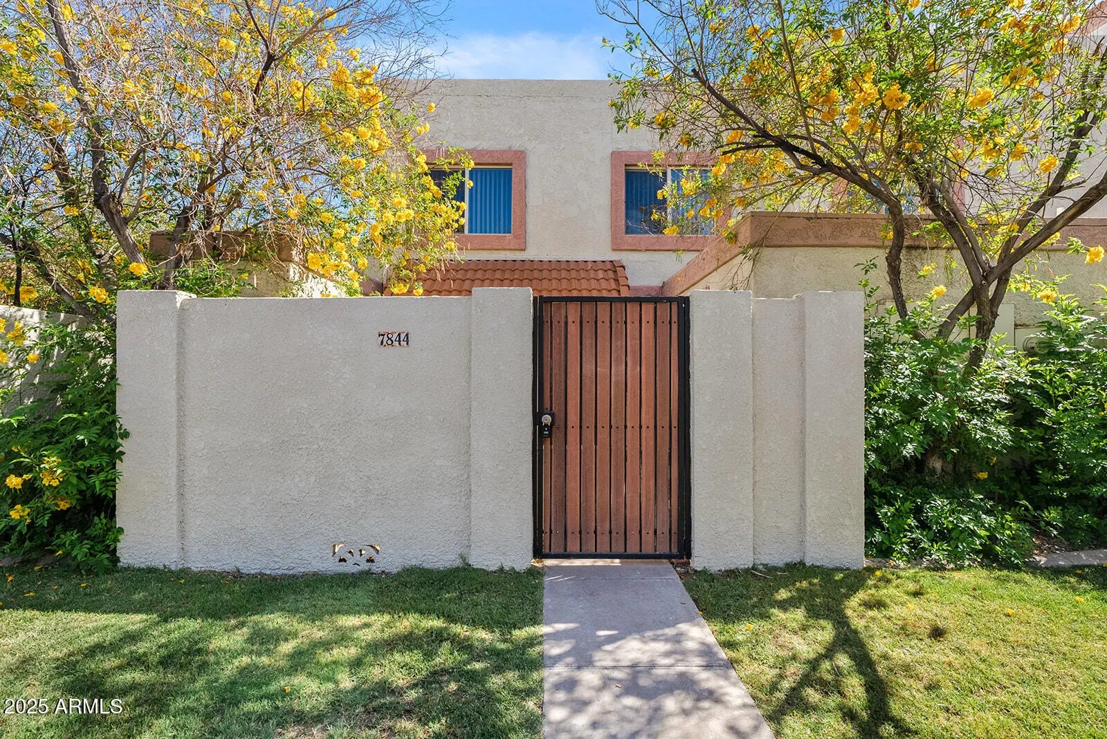 Photo of Listing #6861395