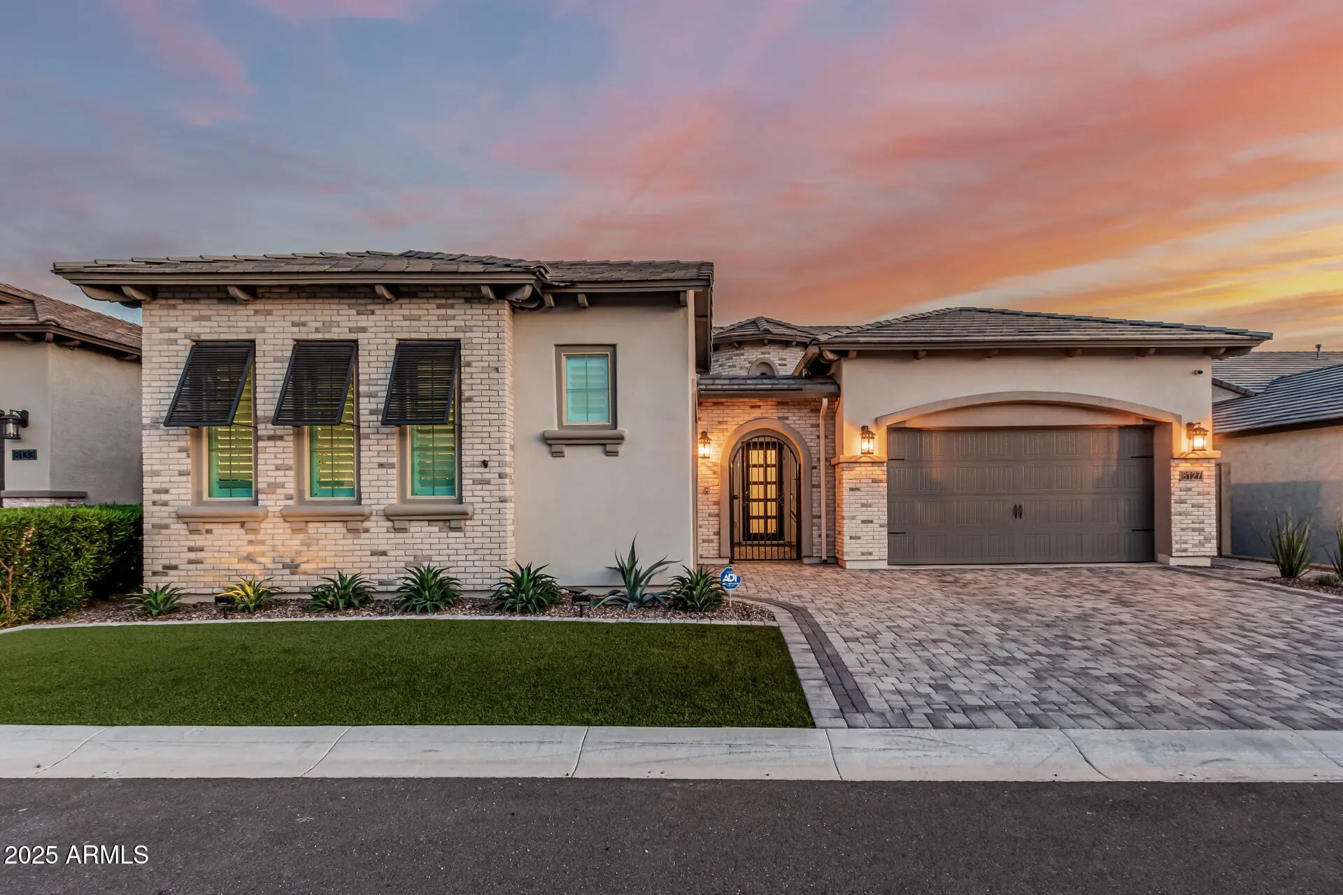 Photo of Listing #6860915