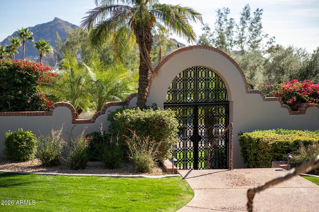 7224 N Lakeside Lane, Paradise Valley