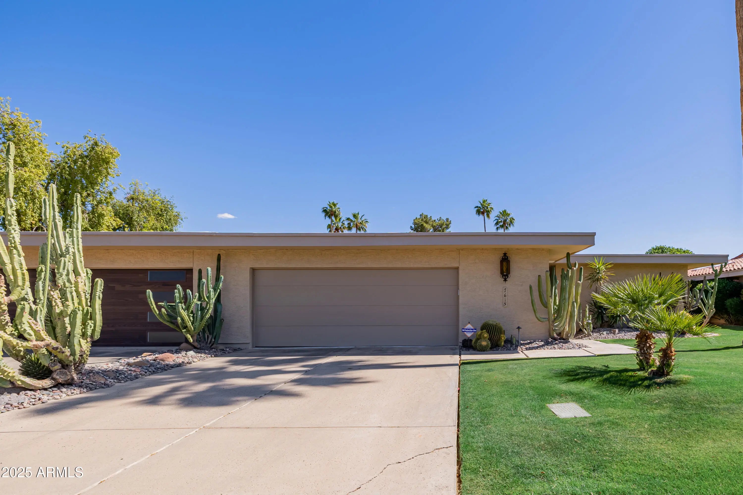 Photo of Listing #6860829