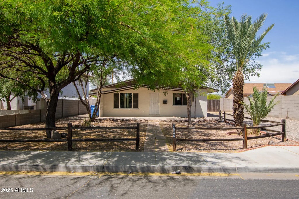 2936 E Beck Lane, Phoenix