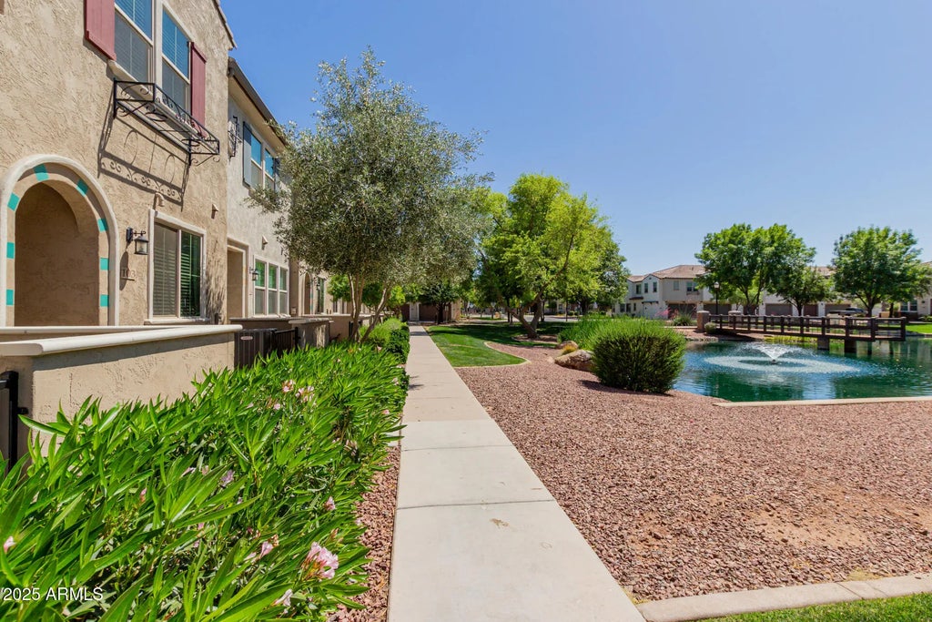 2660 S Equestrian Drive (unit 103), Gilbert