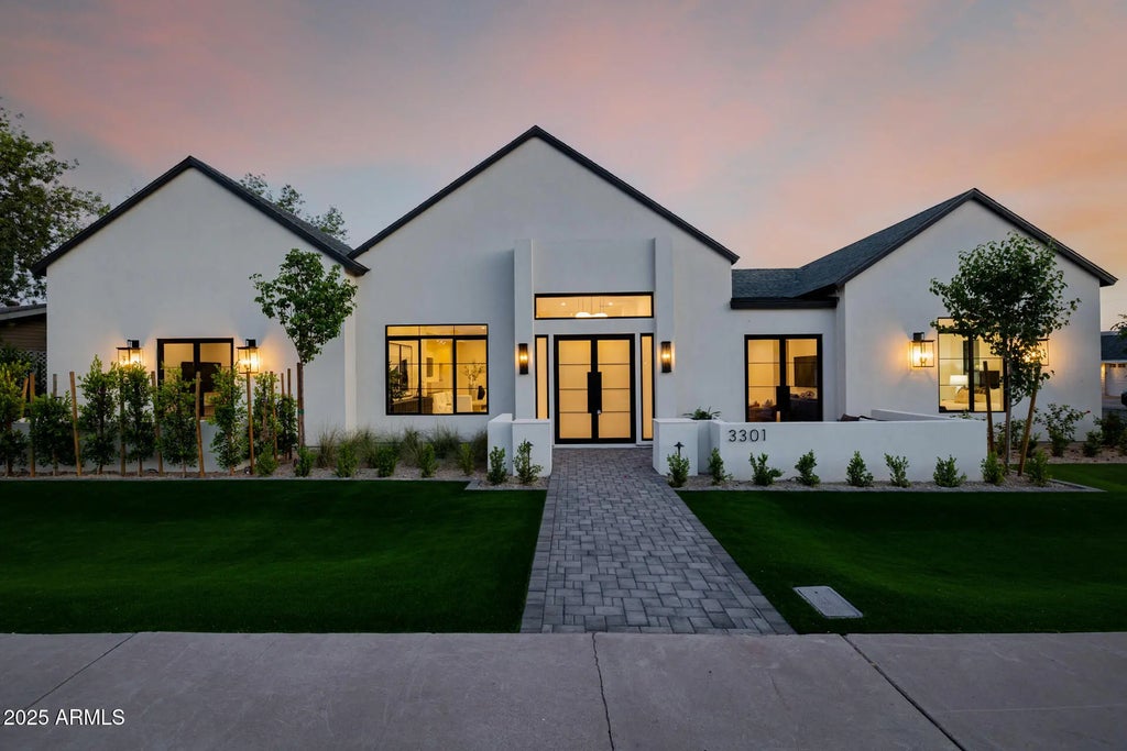 3301 E Elm Street, Phoenix