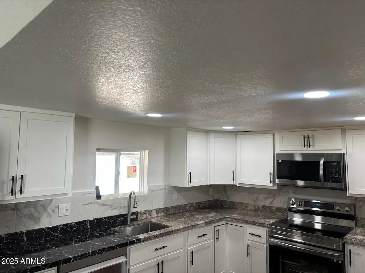 Photo of Listing #6865454