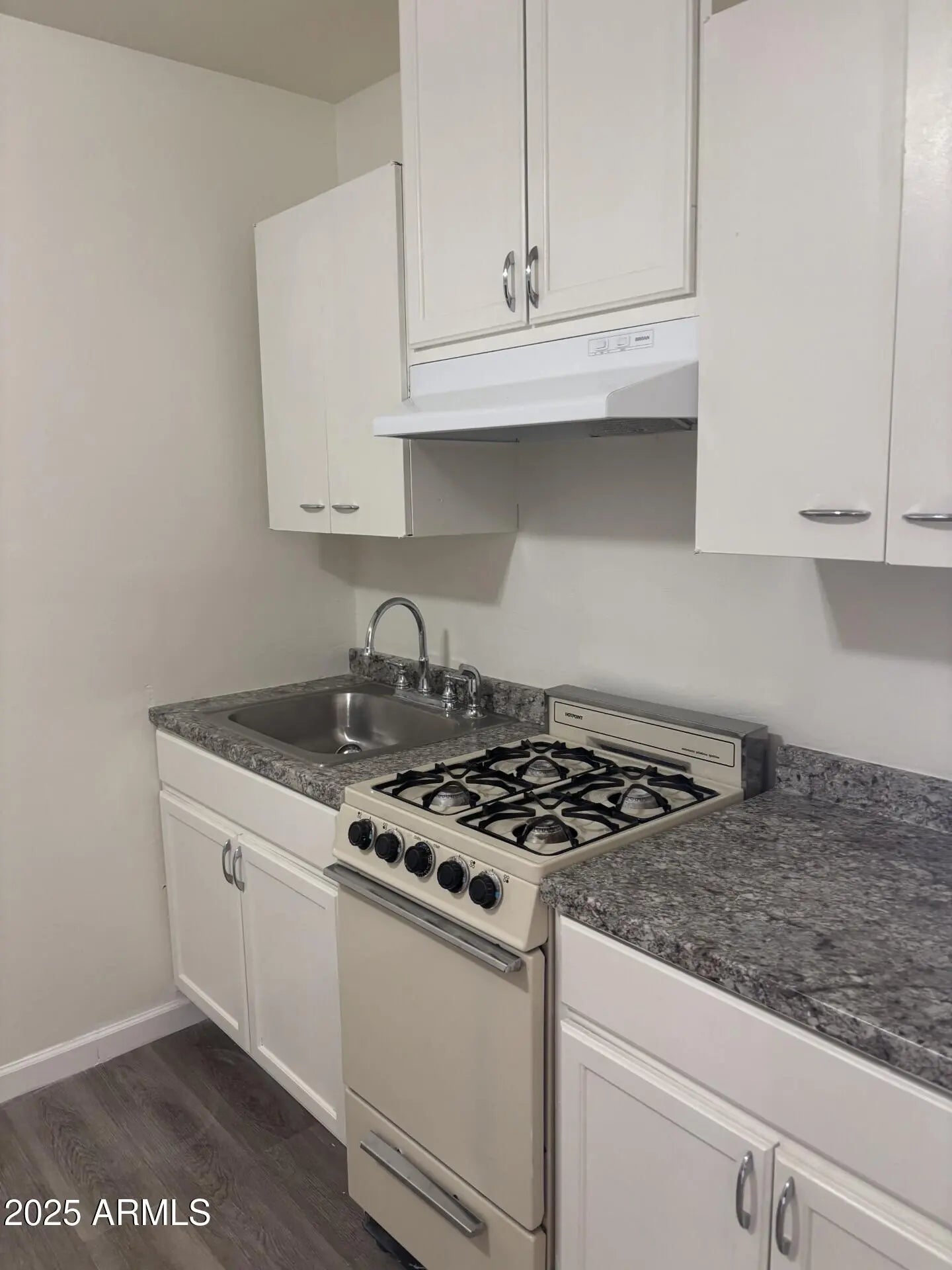 Photo of Listing #6866251