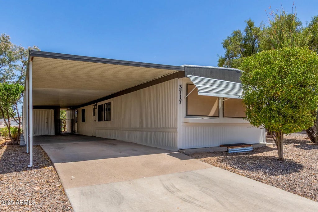 3717 N Illinois Avenue, Florence