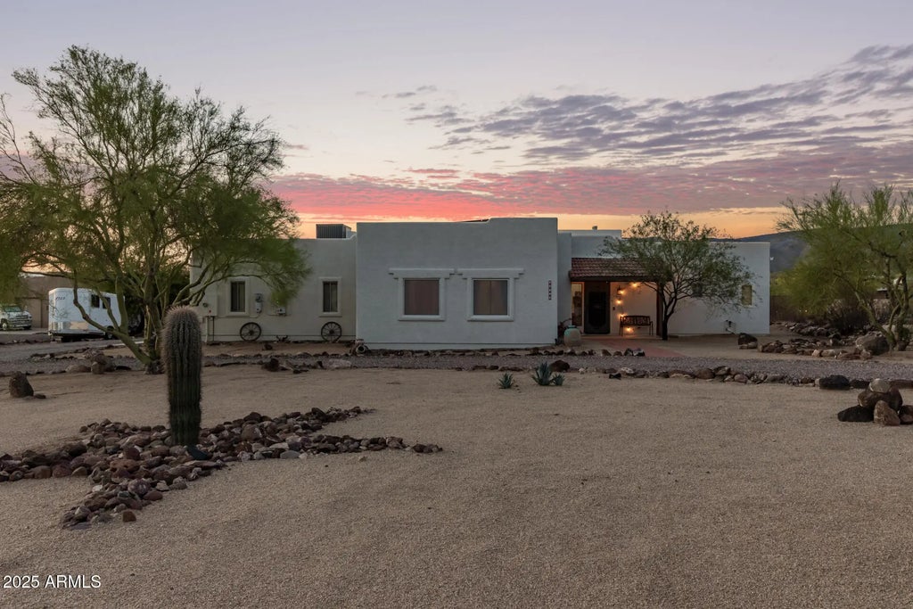 44015 N 20th Street, New River