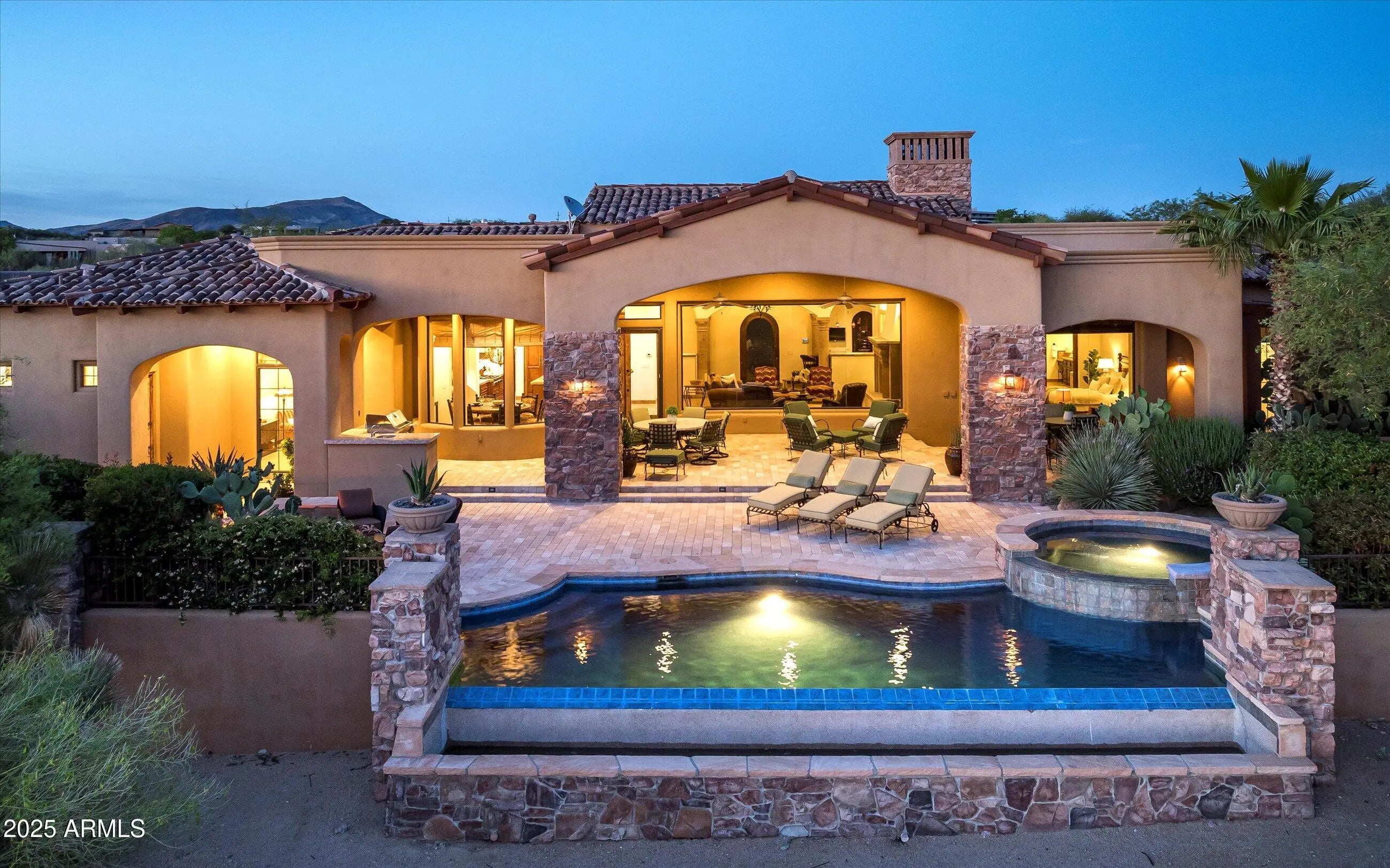 Photo of Listing #6868942