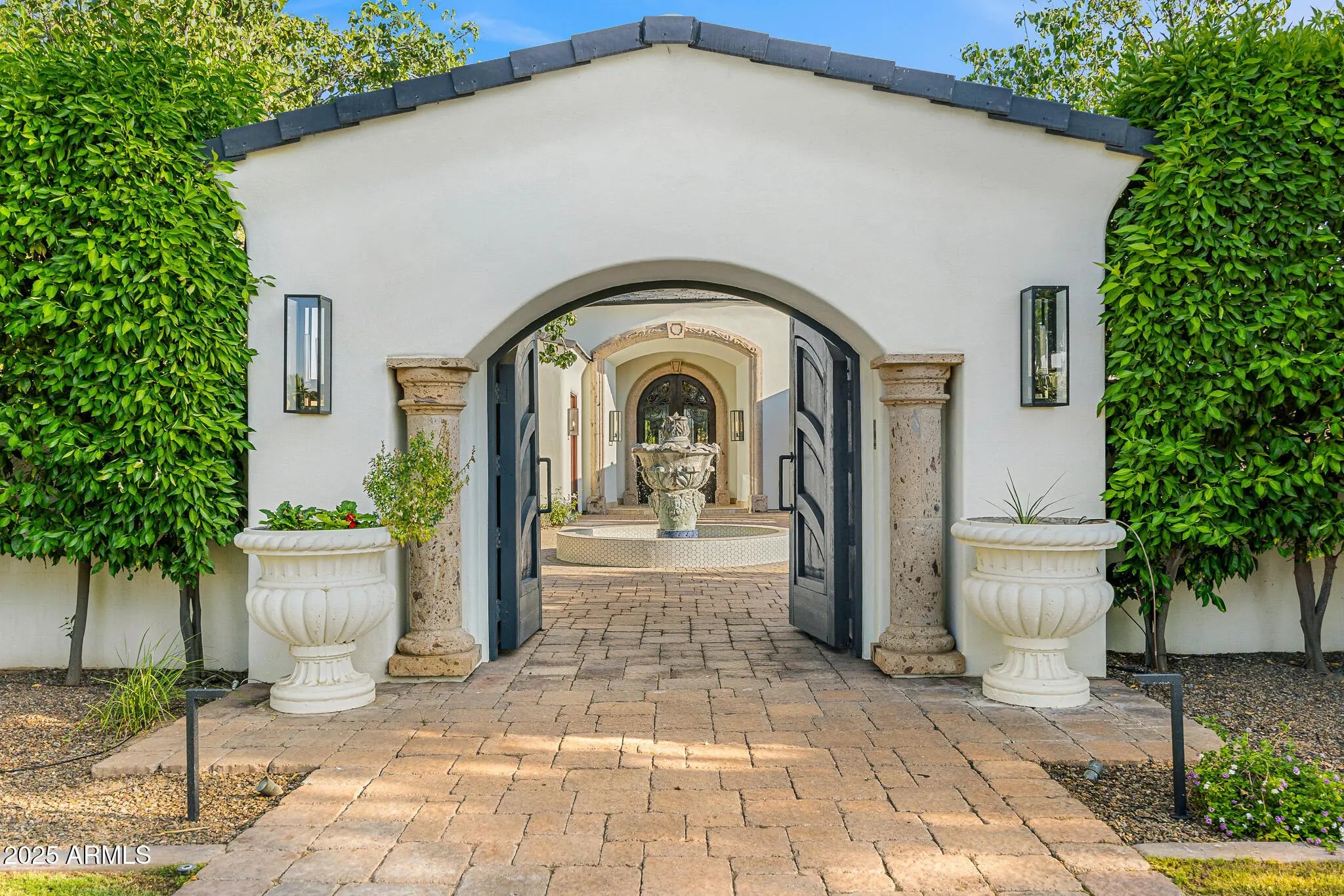 Photo of Listing #6909024