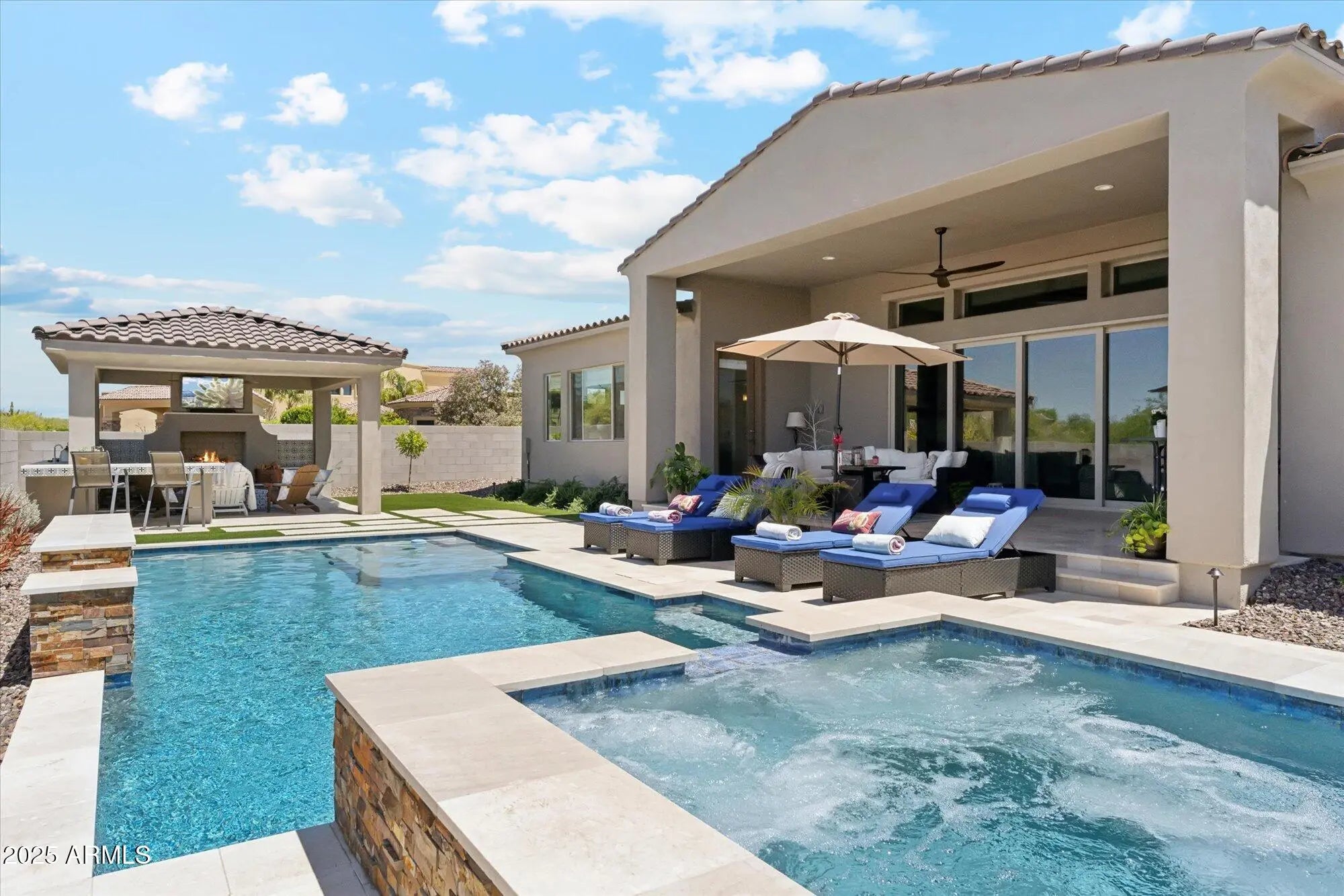 Photo of Listing #6869109