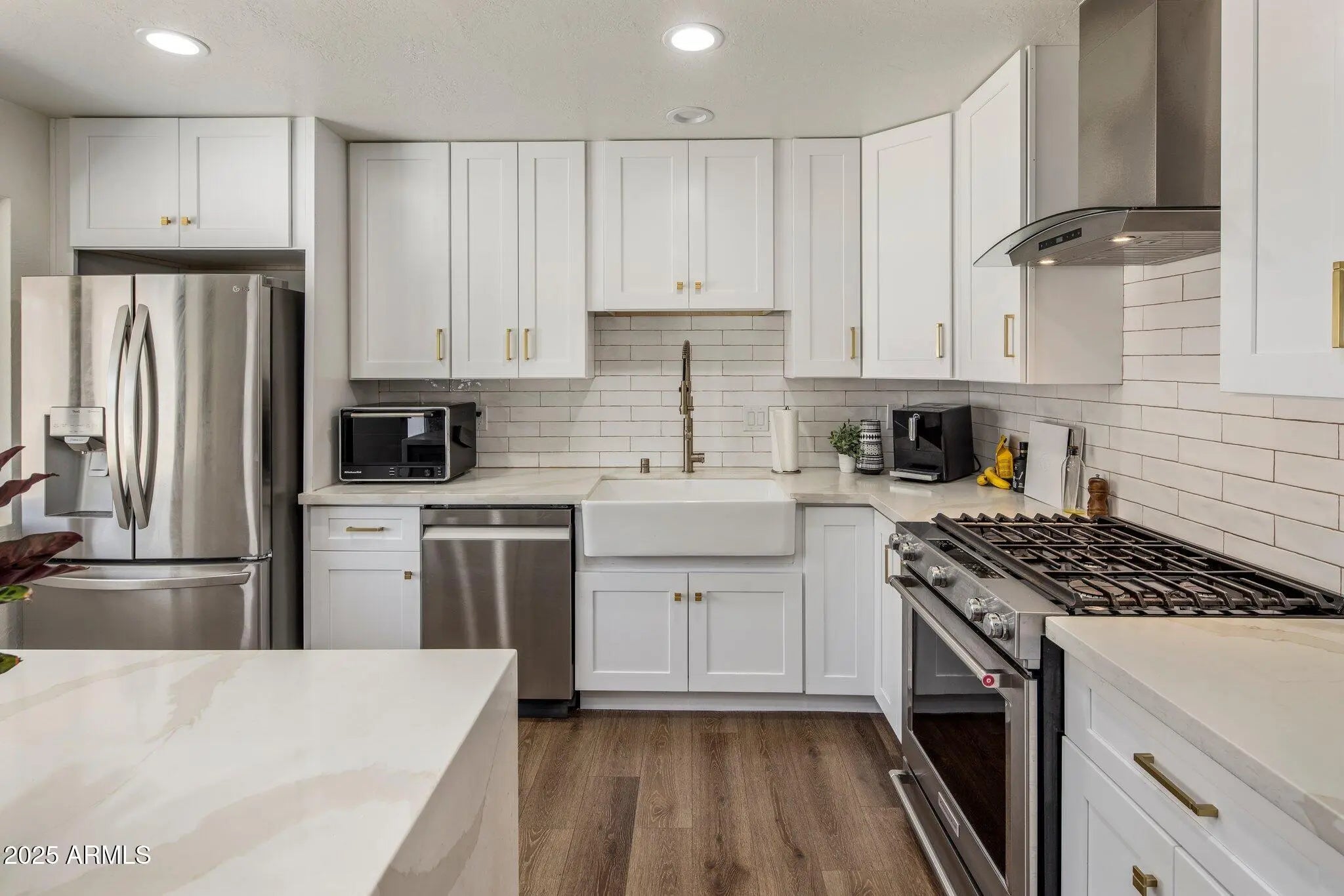 Photo of Listing #6879523