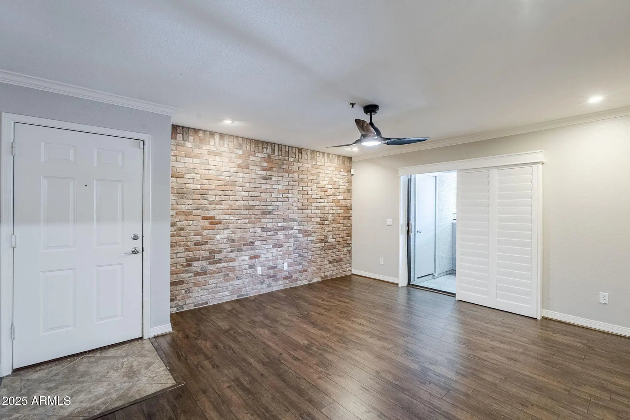 Photo of Listing #6879947