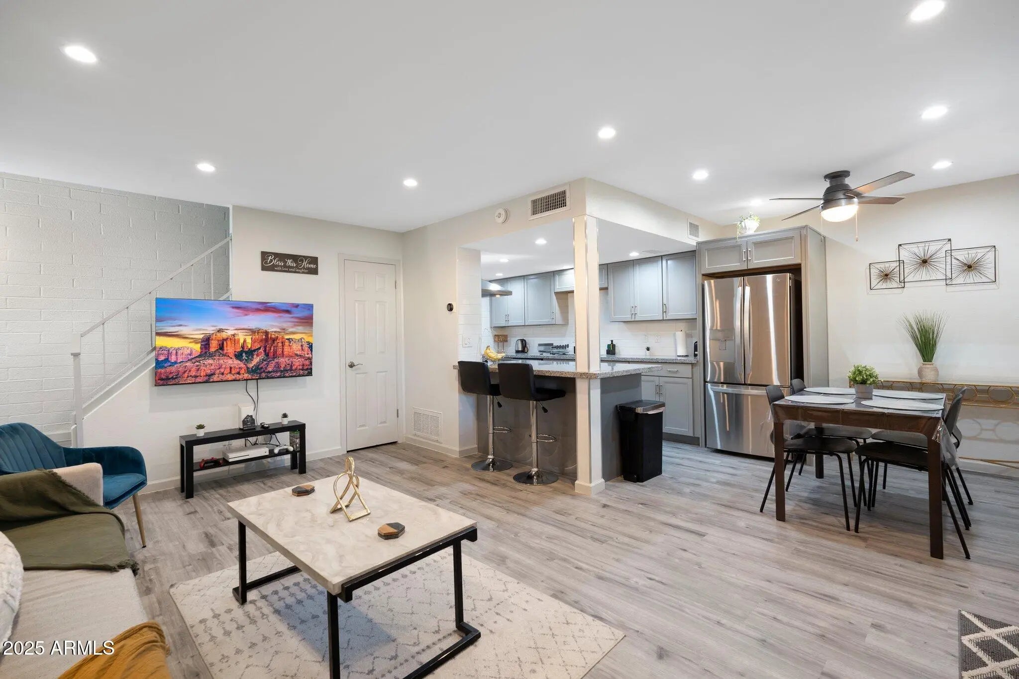 Photo of Listing #6869979