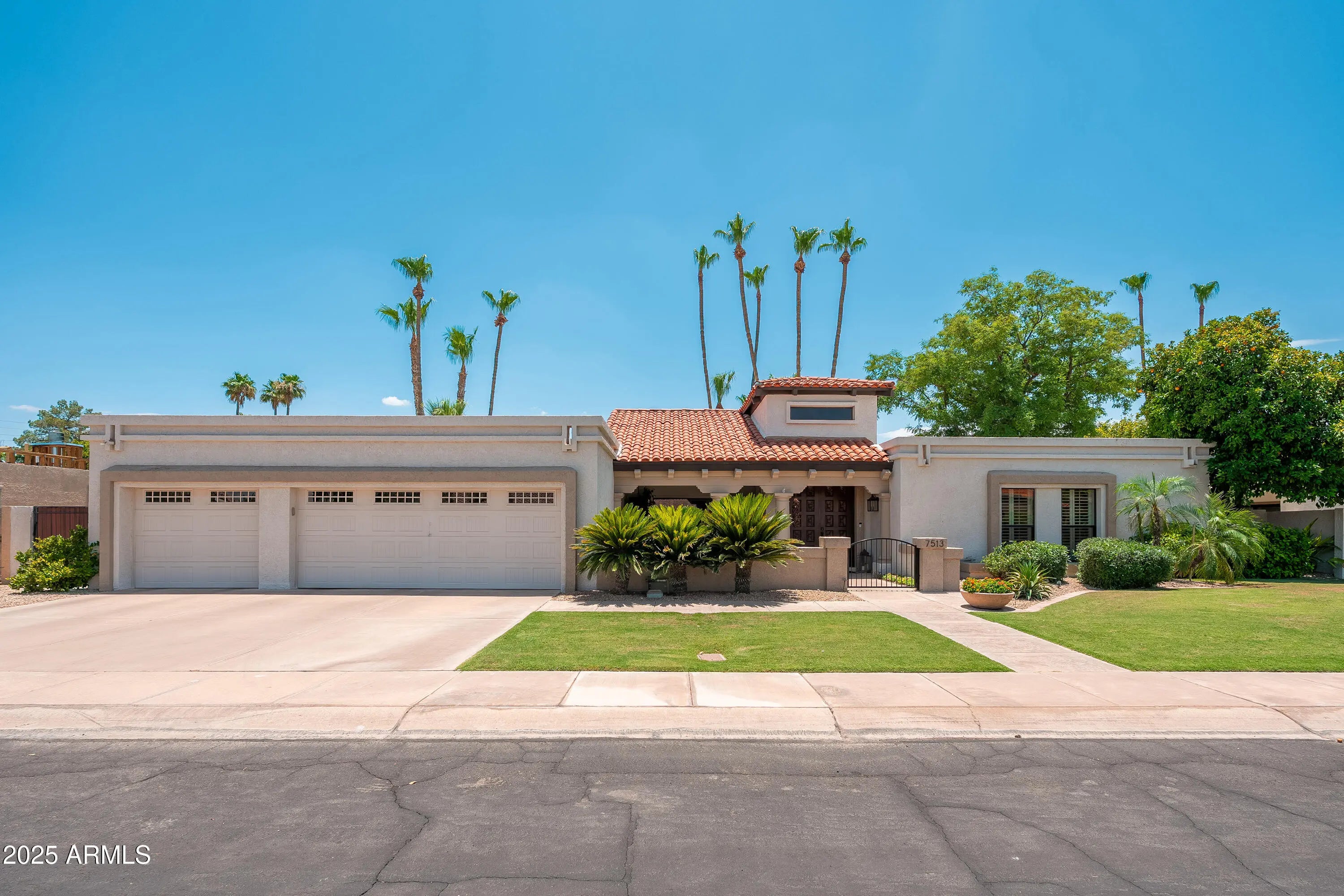 Photo of Listing #6888853