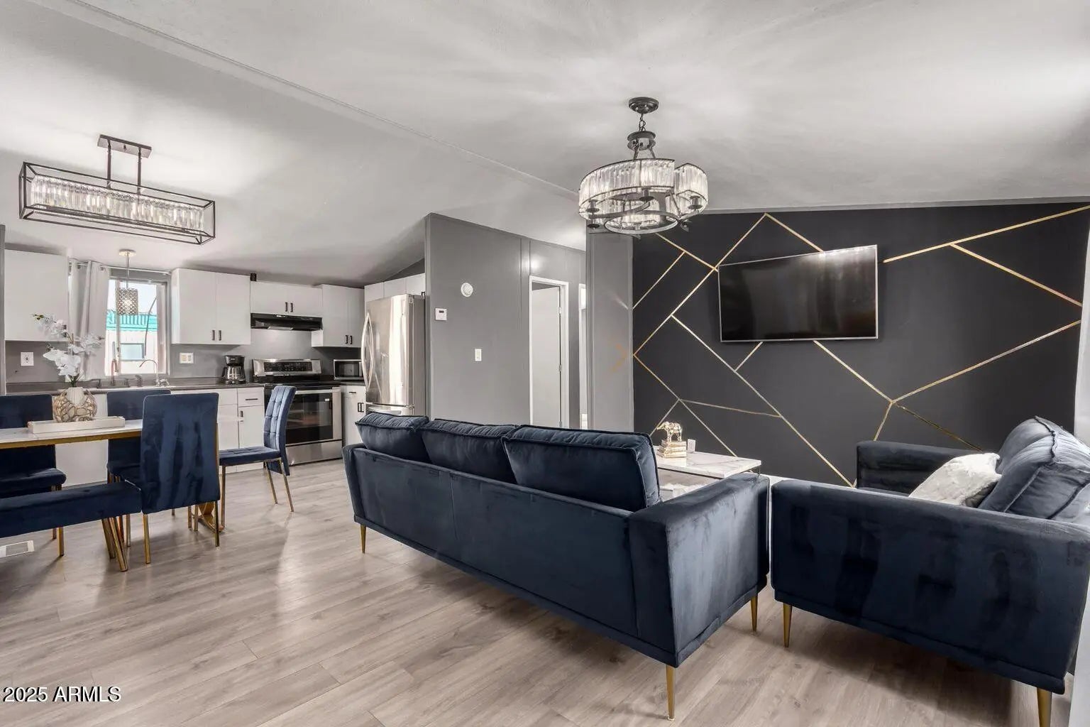 Photo of Listing #6870096