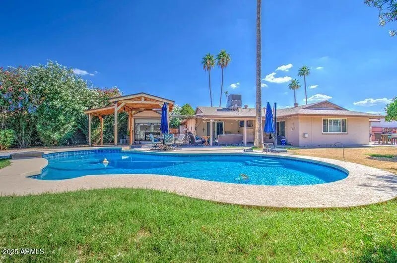 Photo of Listing #6876218